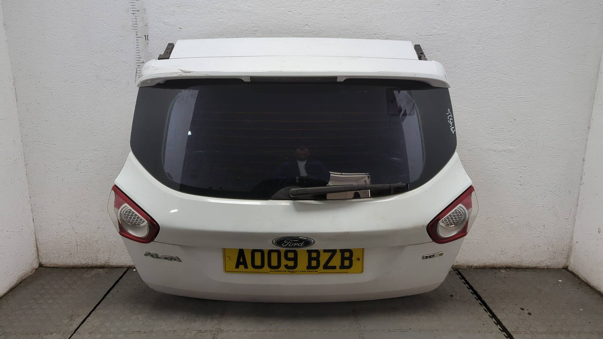 Дверь багажника