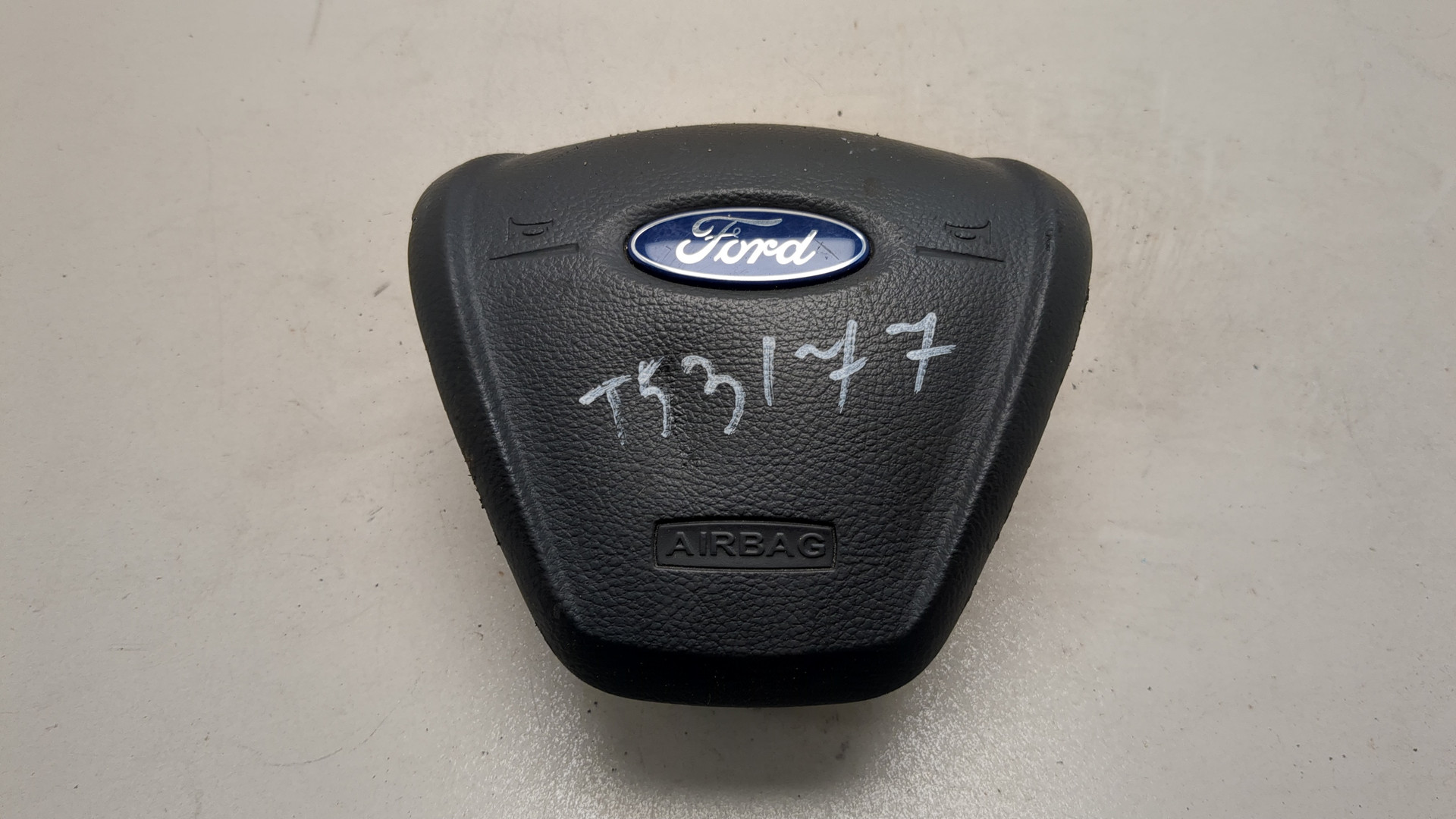 Подушка безопасности в рулевое колесо