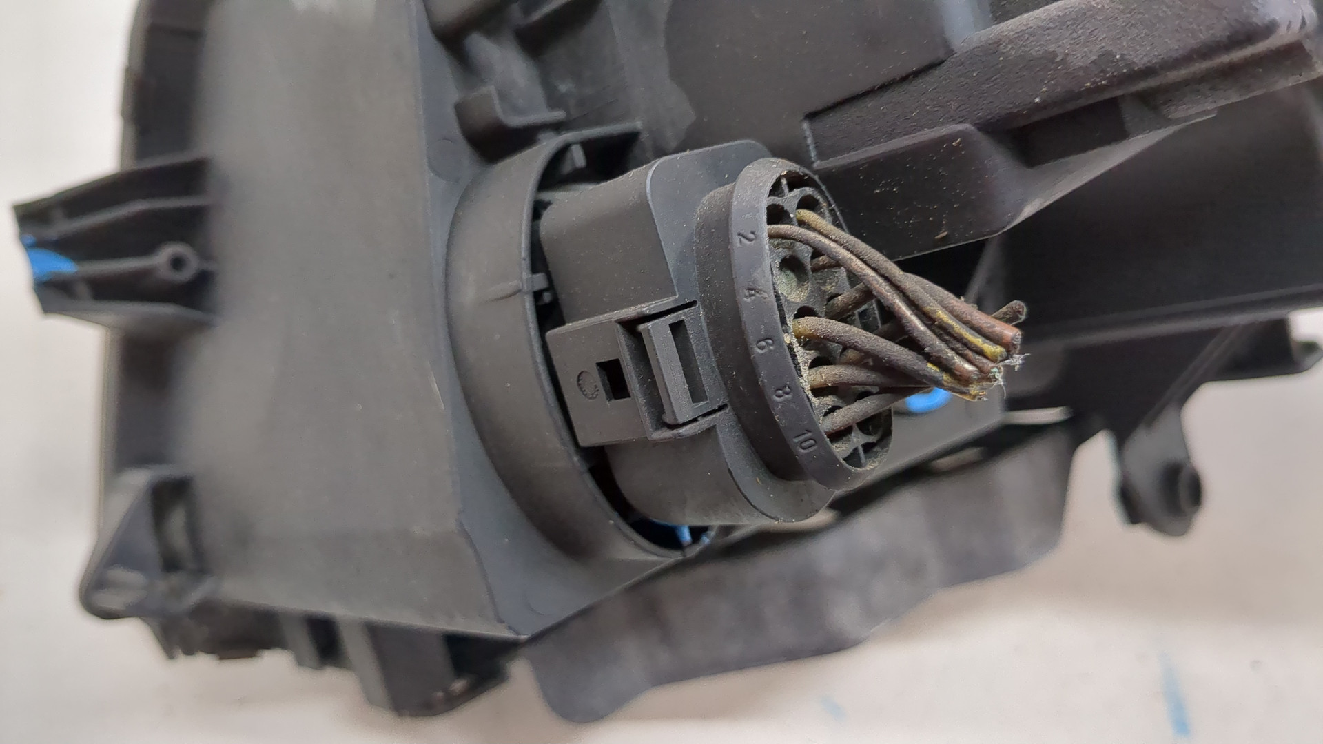 Фара правая