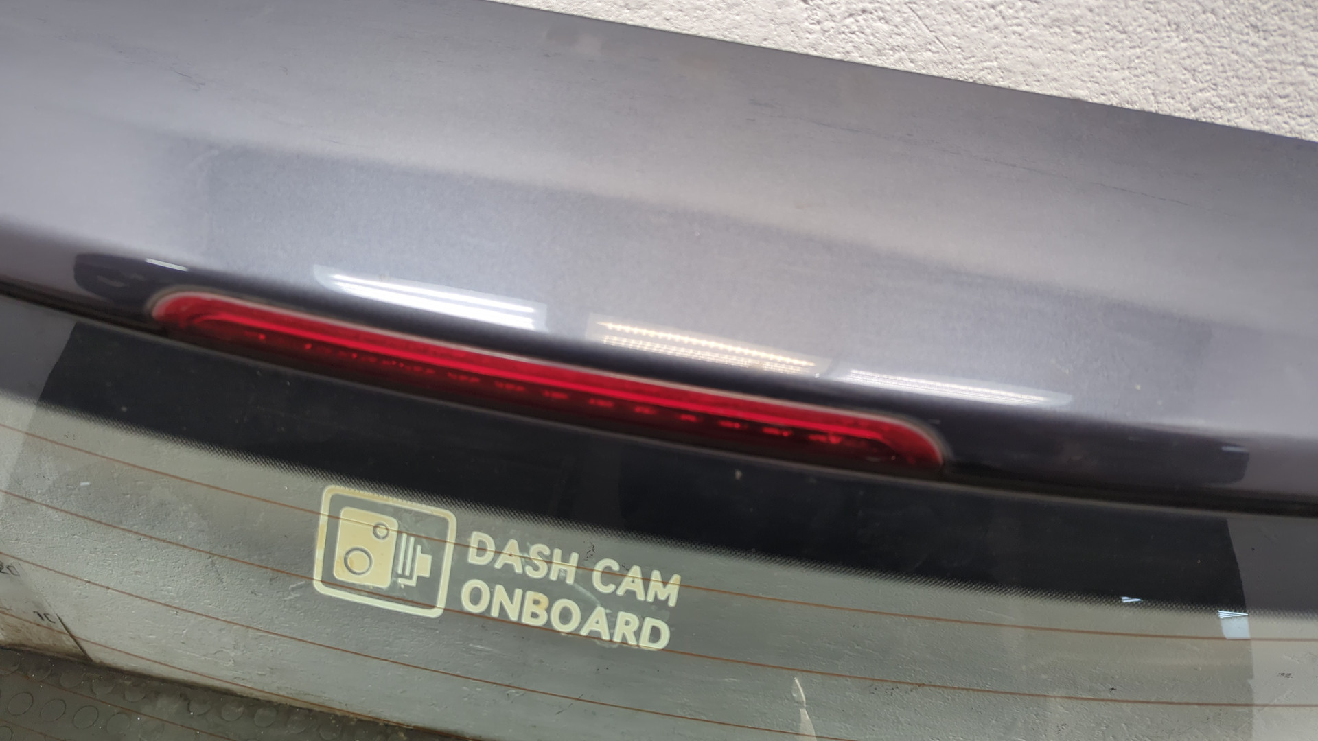 Дверь багажника