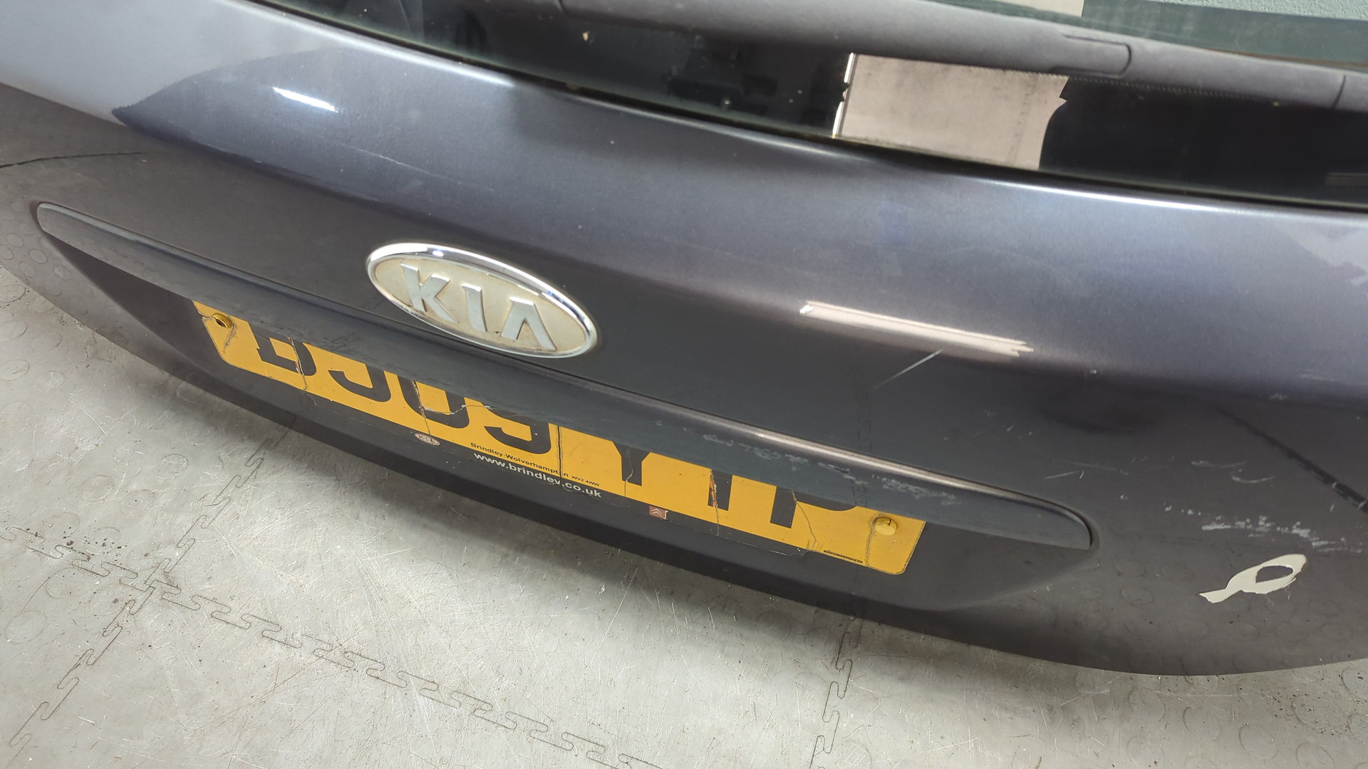 Дверь багажника