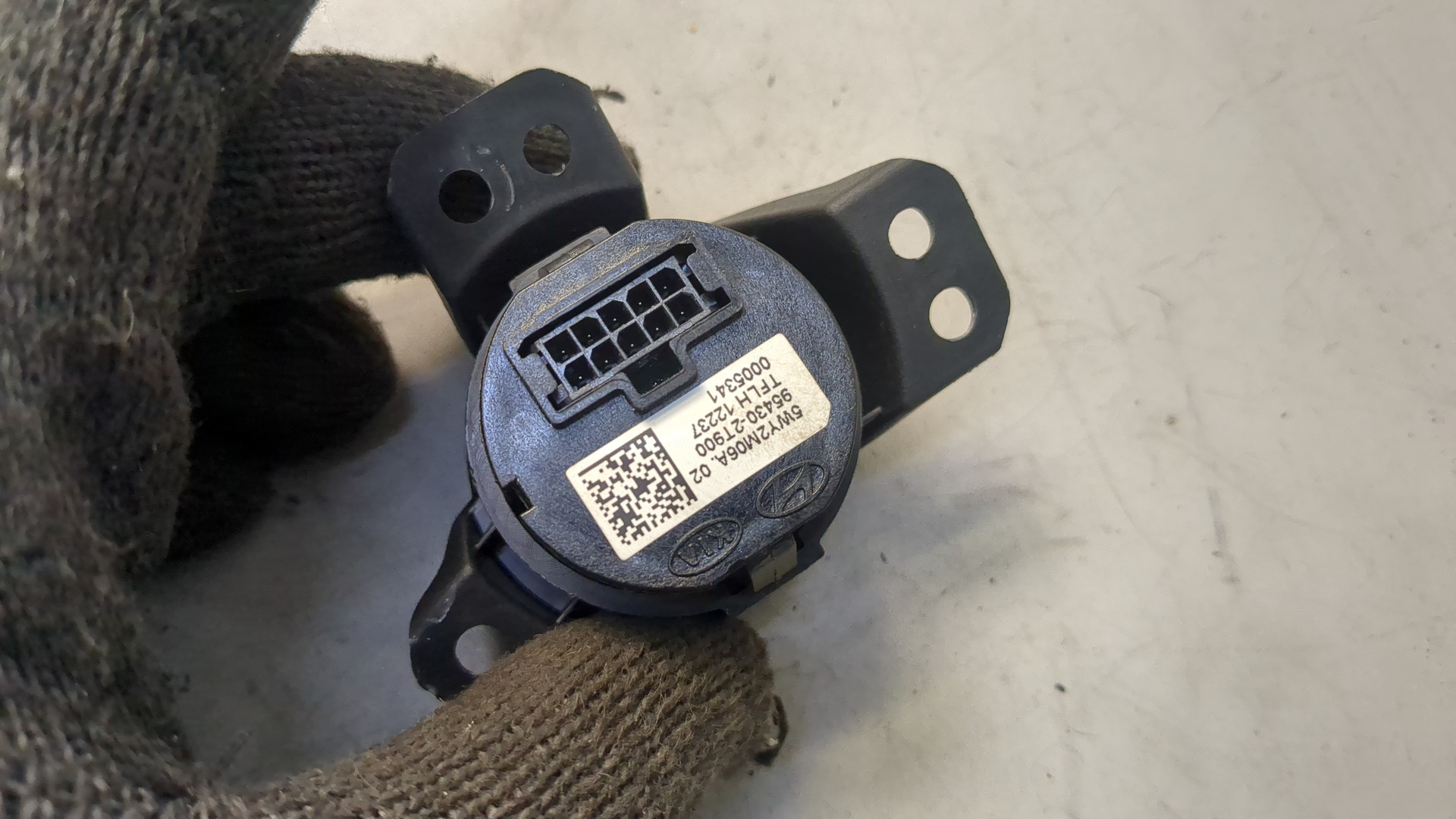 Кнопка запуска двигателя