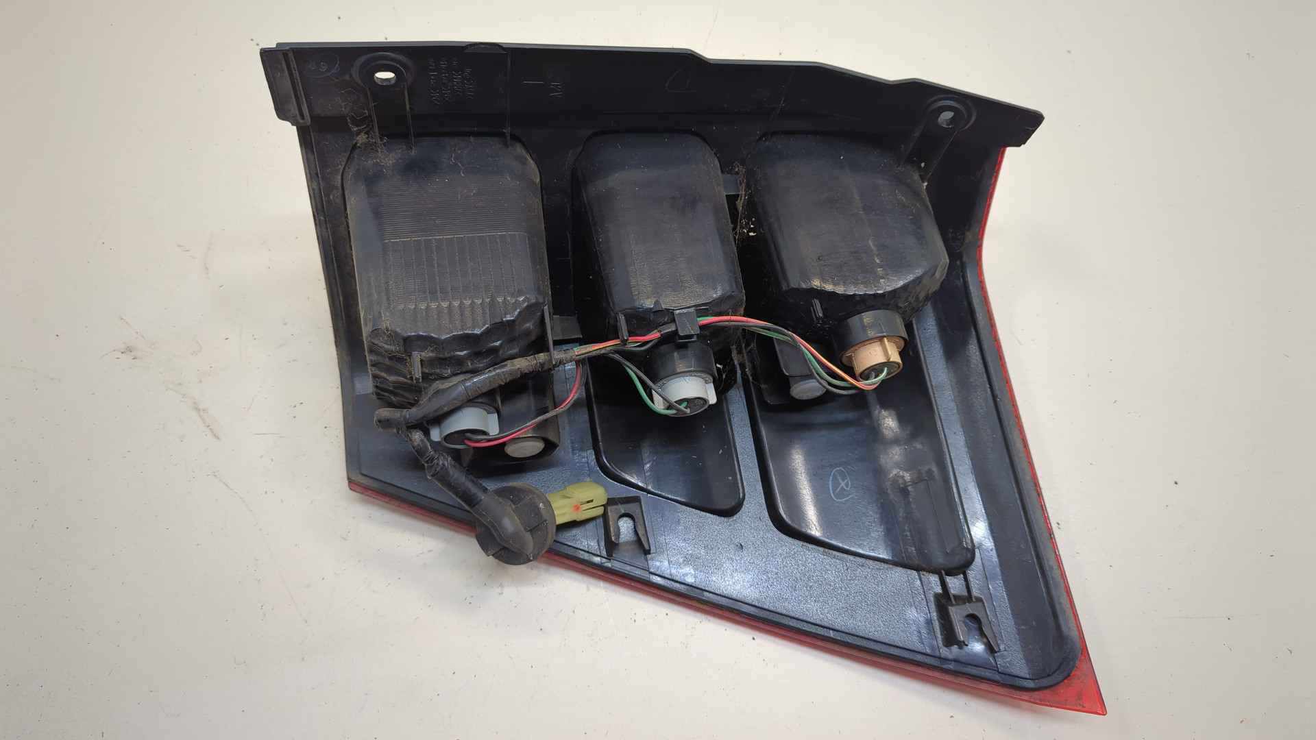 Фонарь задний левый