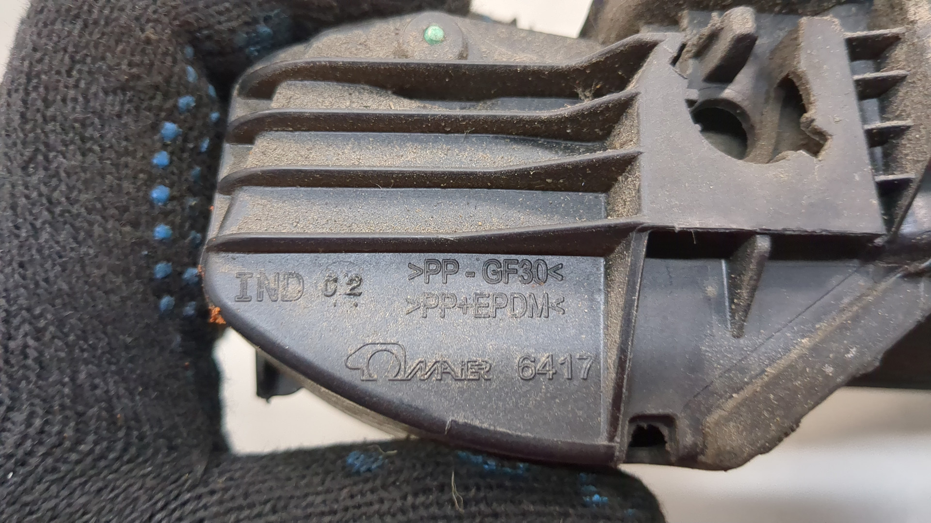 Лючок бензобака