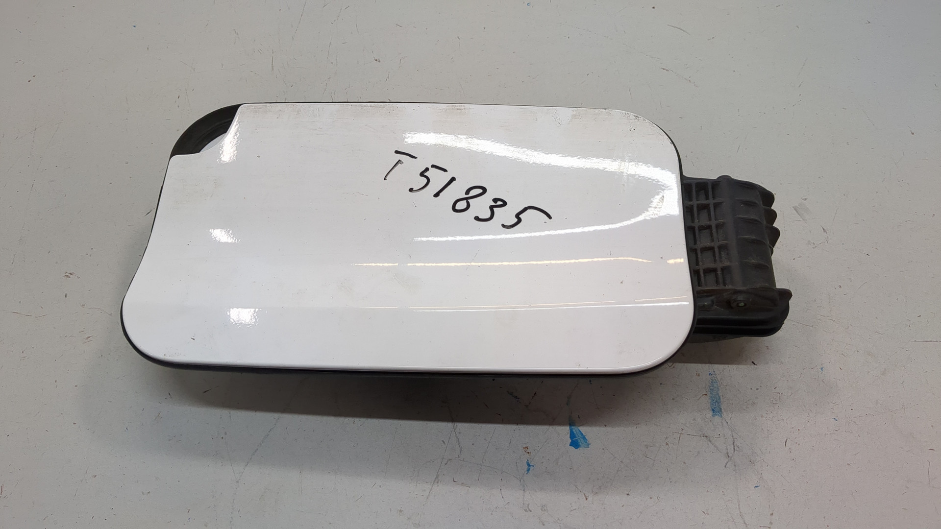 Лючок бензобака