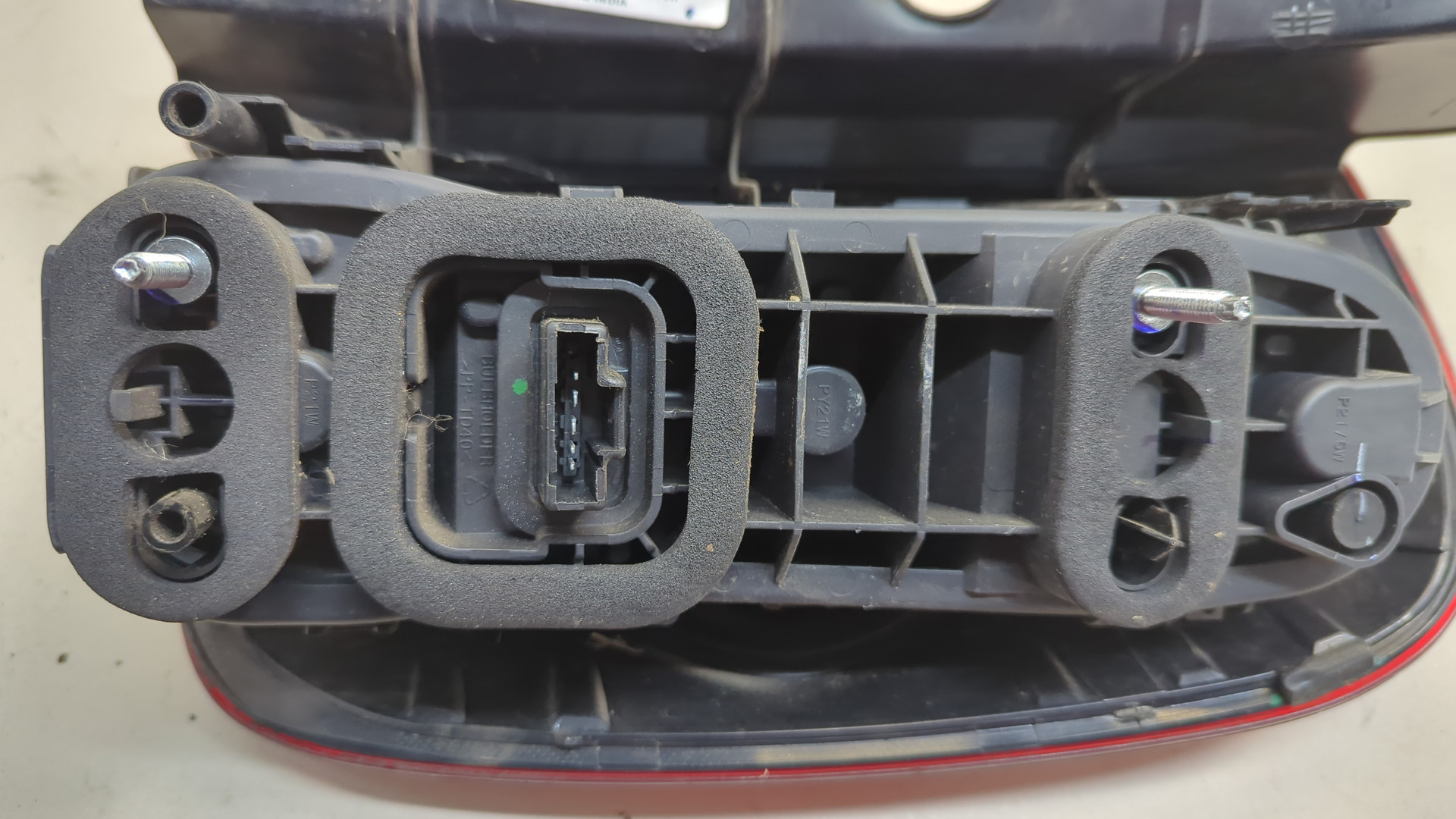 Фонарь задний левый