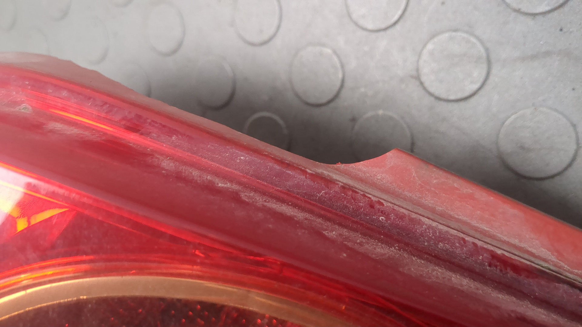 Фонарь задний левый