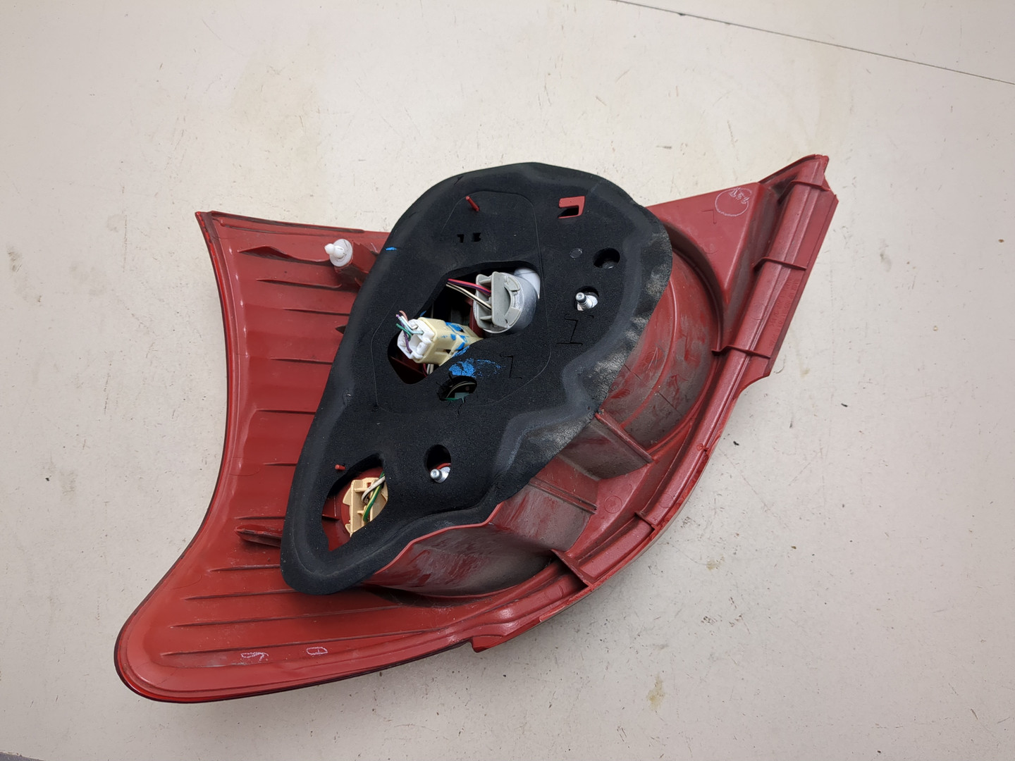 Фонарь задний левый