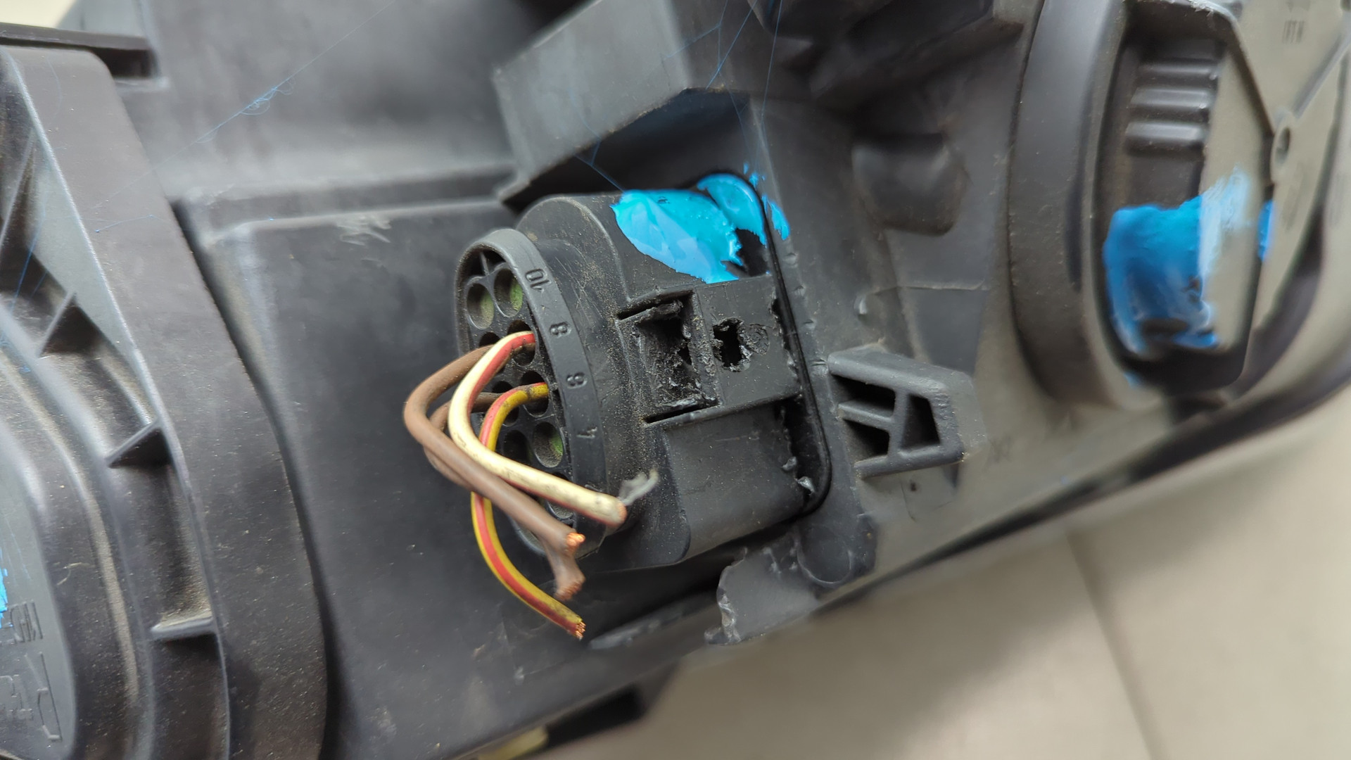 Фара правая