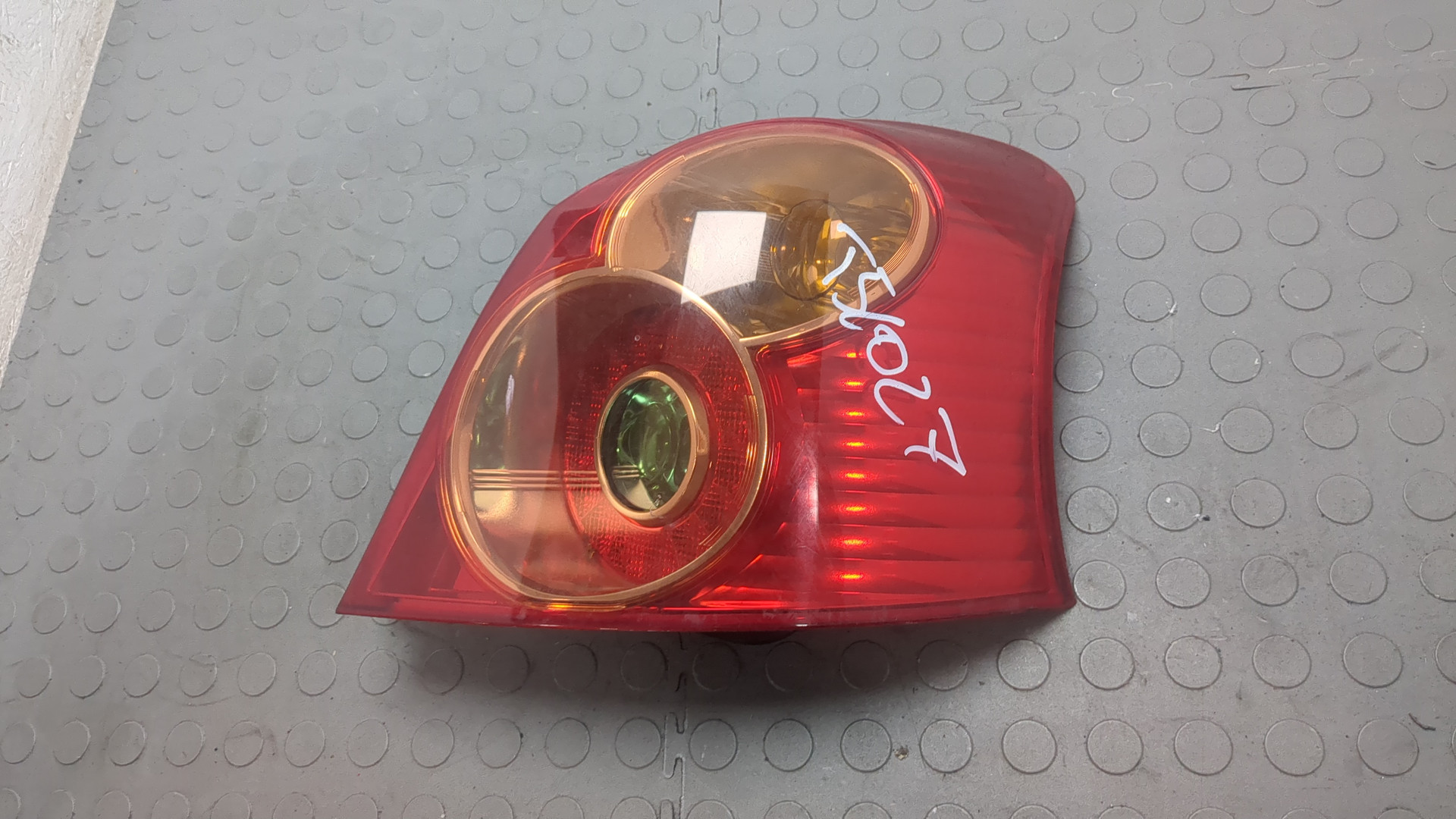 Фонарь задний правый