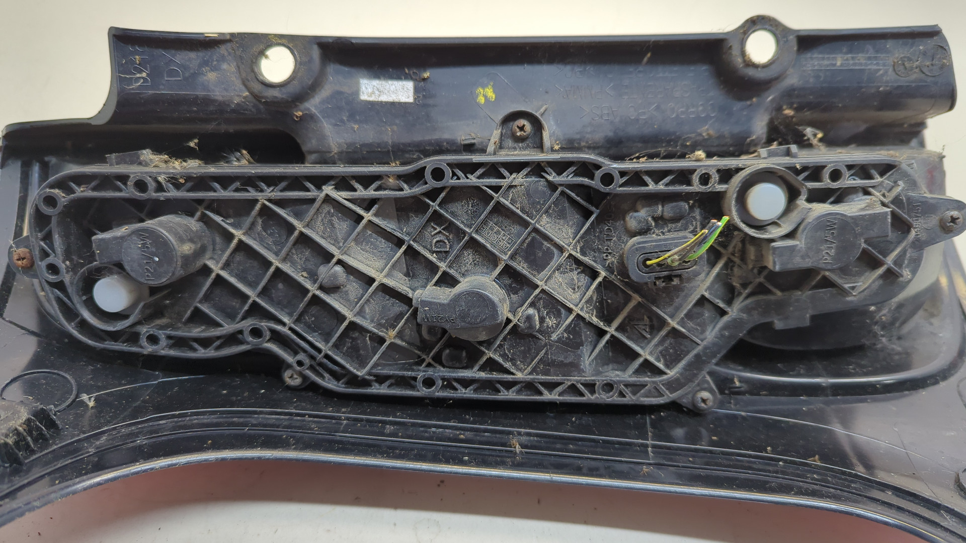 Фонарь задний правый