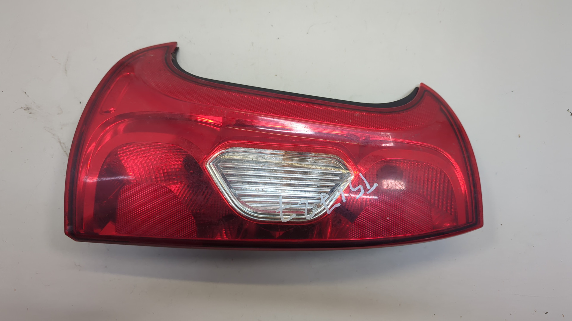 Фонарь задний левый