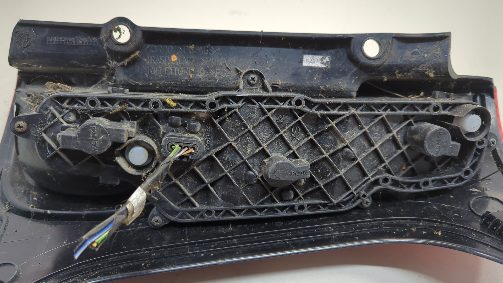 Фонарь задний левый