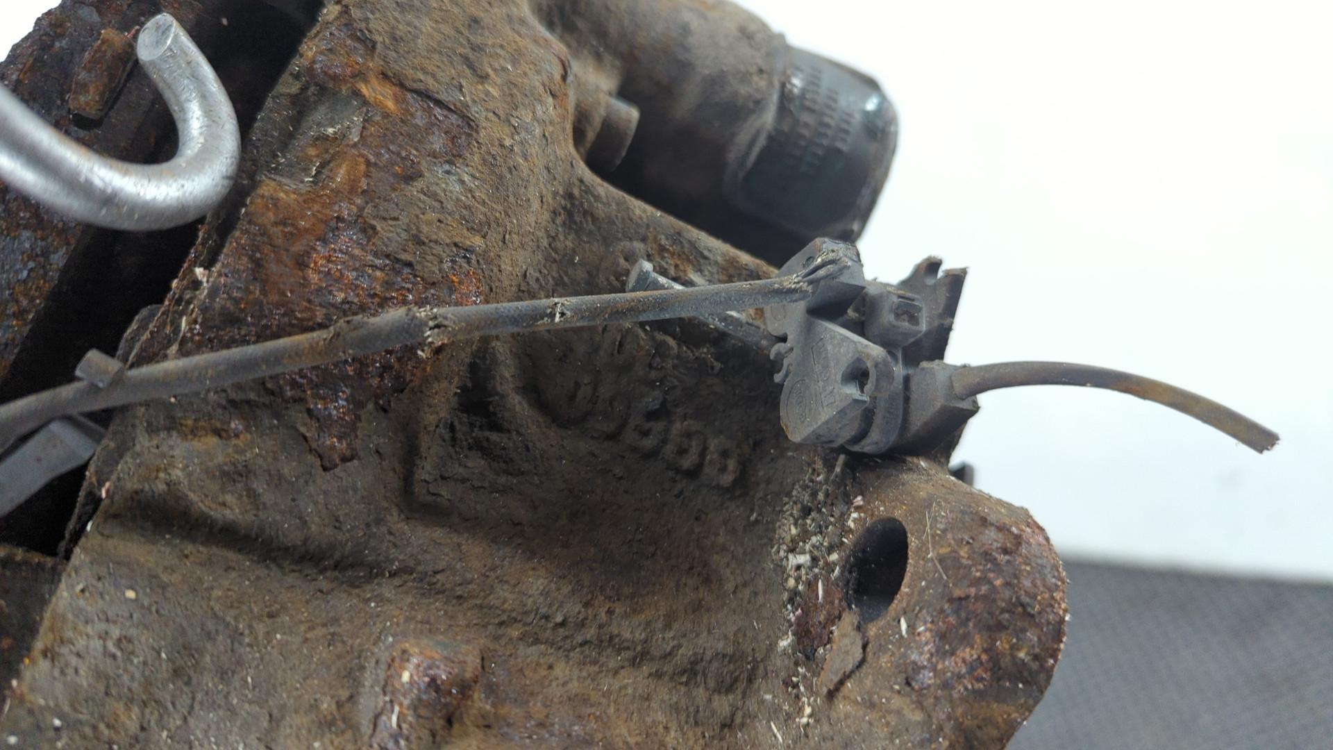 Суппорт передний правый