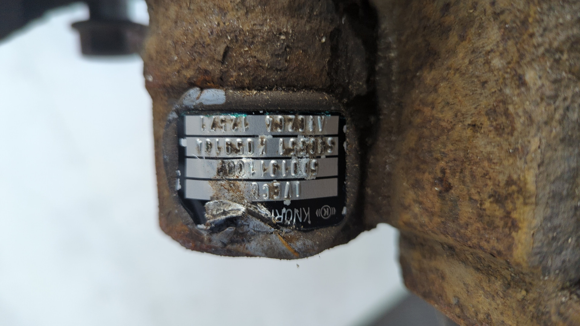 Суппорт передний левый