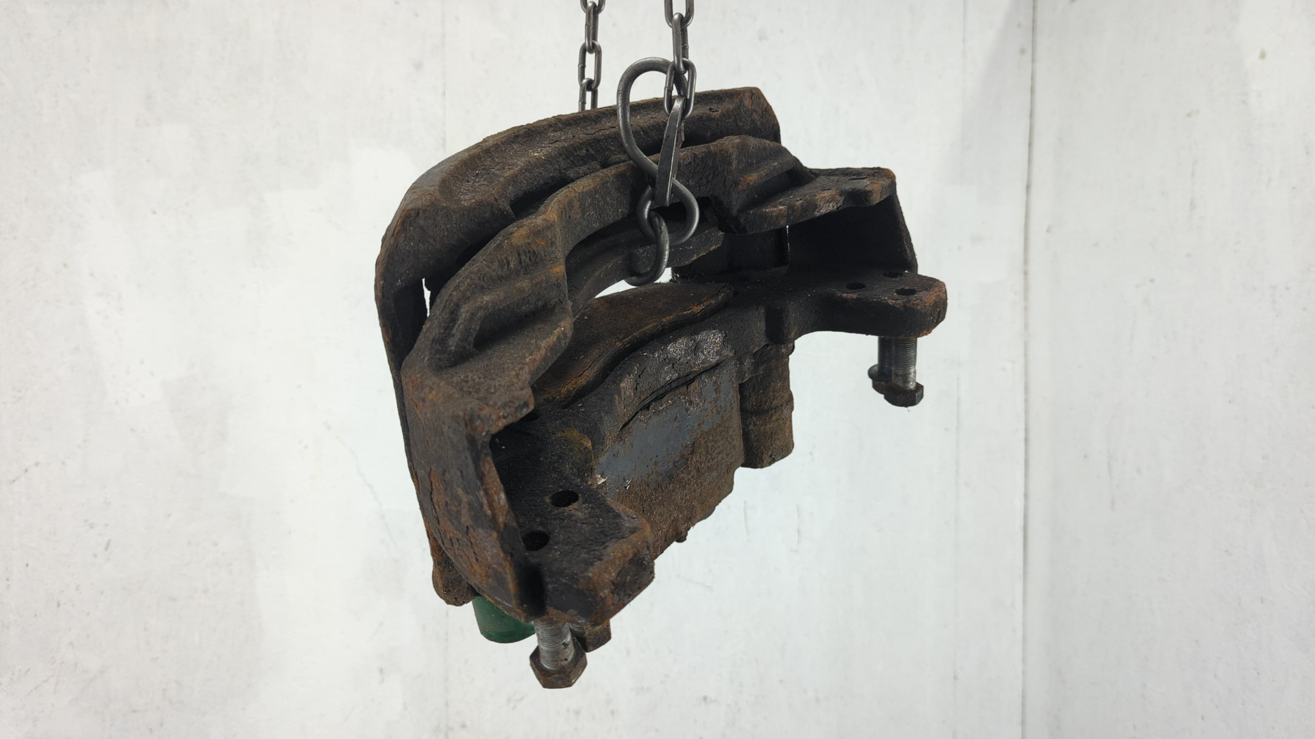 Суппорт передний левый