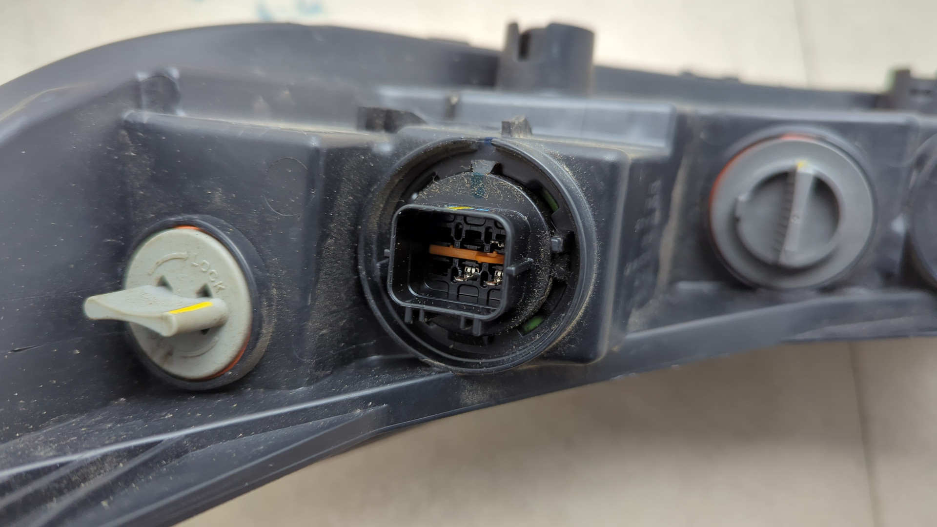 Фара противотуманная правая