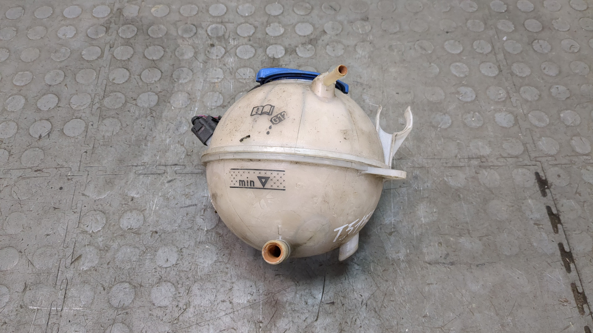 Бачок расширительный