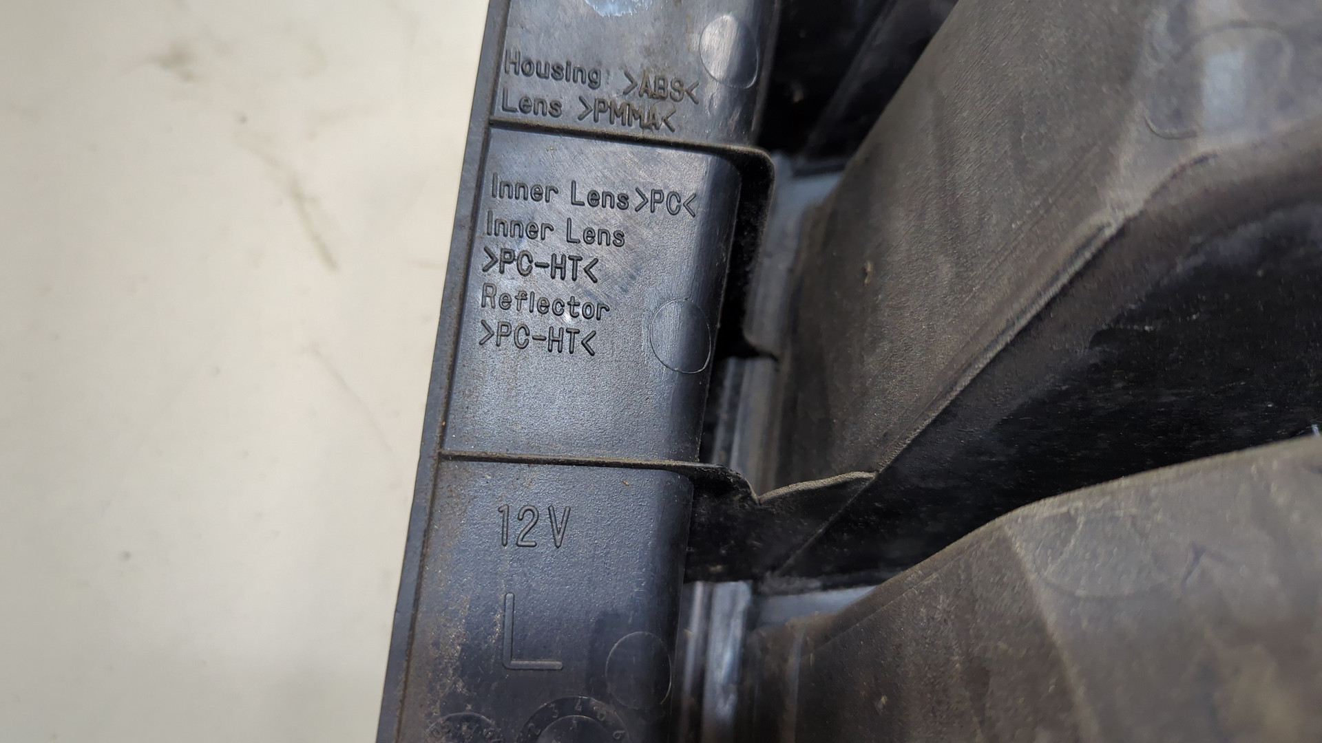 Фонарь задний левый