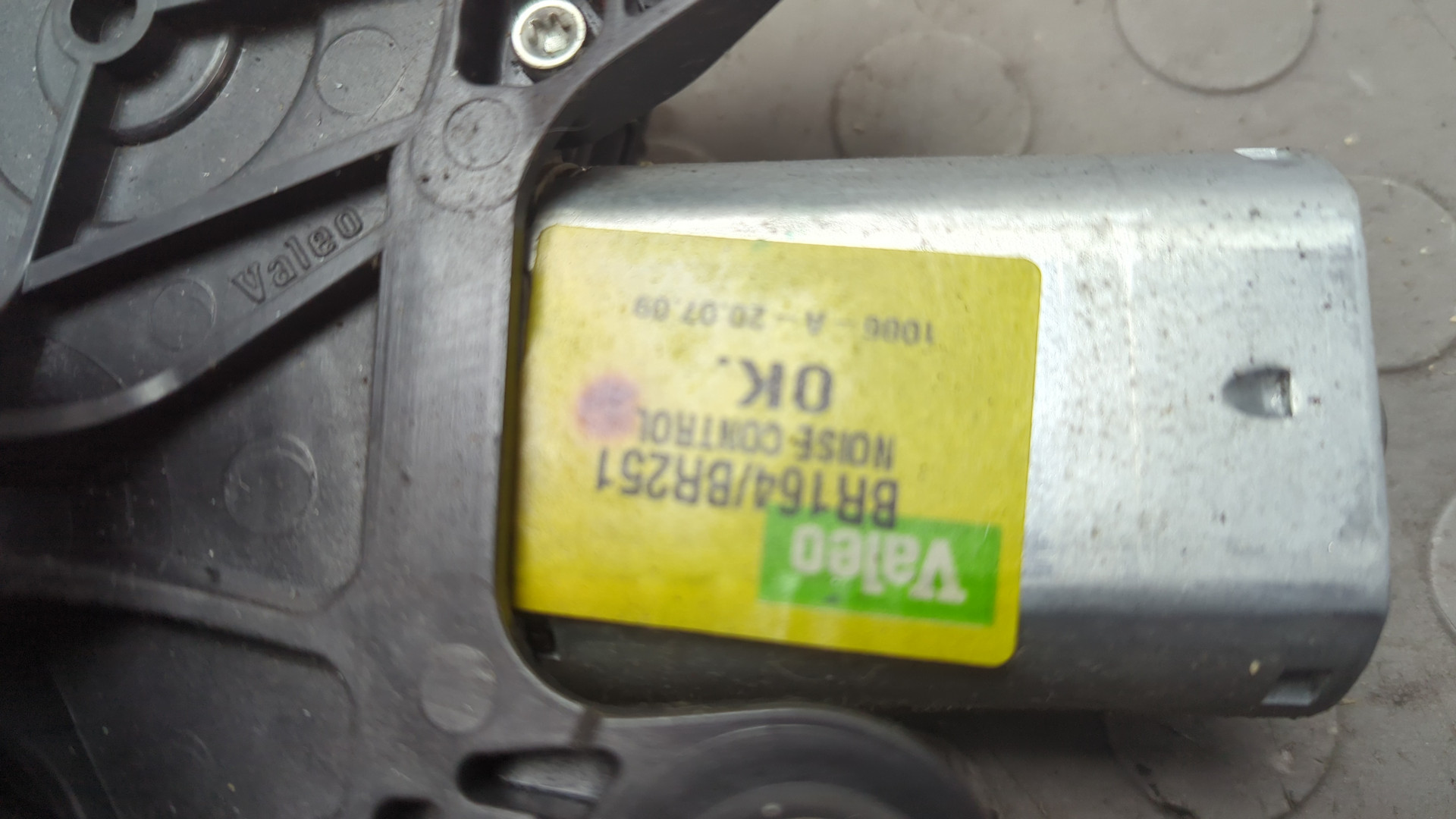 Моторчик стеклоочистителя задний