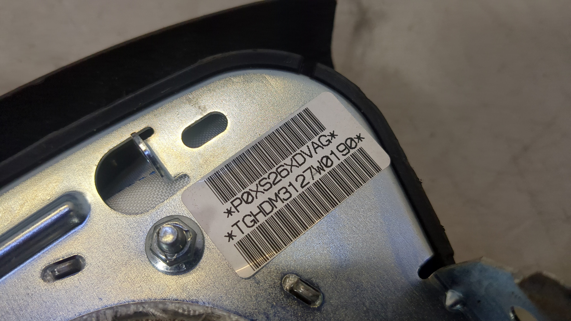 Подушка безопасности в рулевое колесо