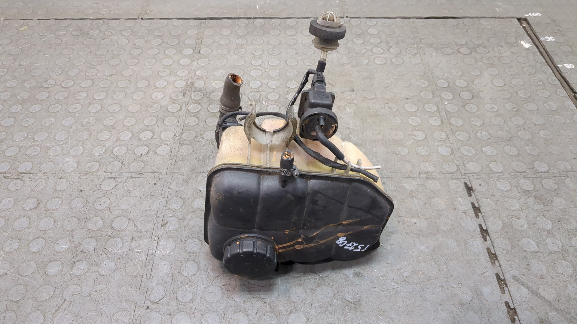 Бачок расширительный