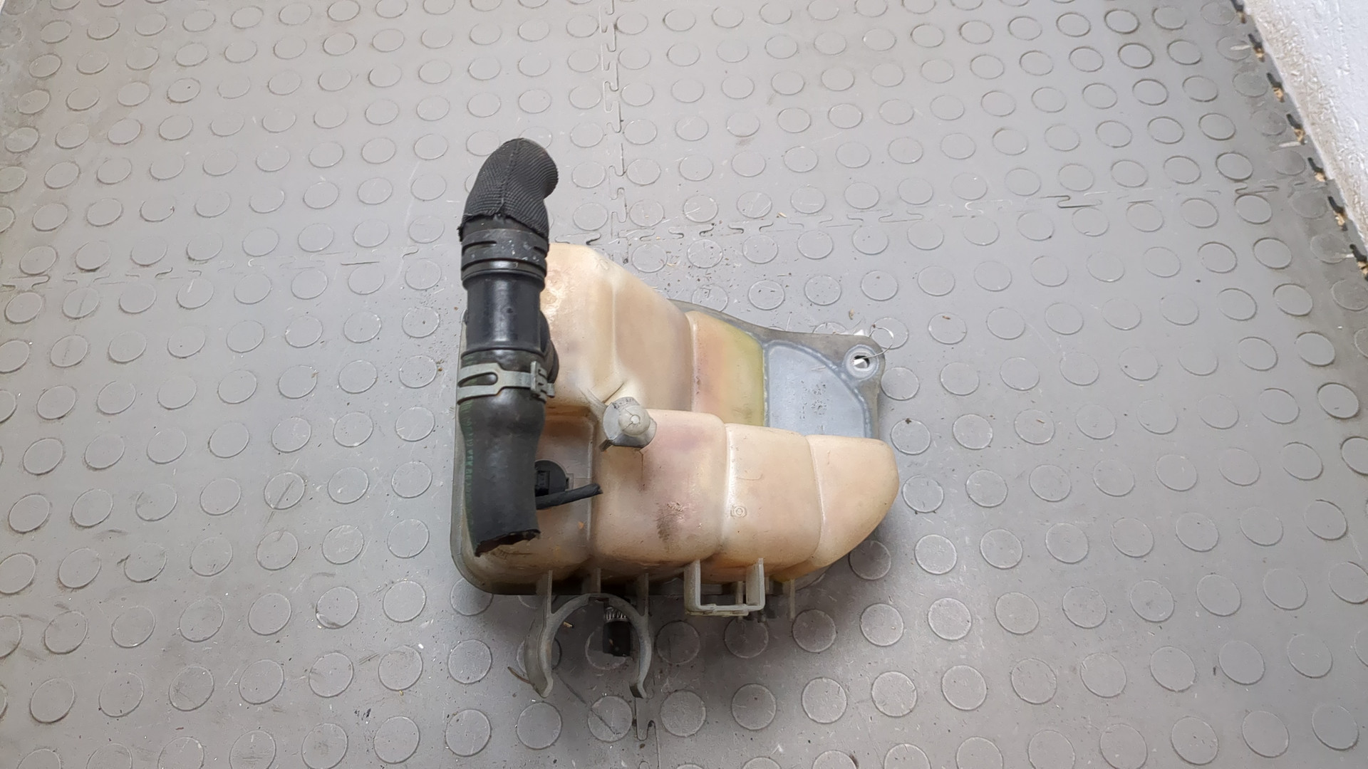 Бачок расширительный