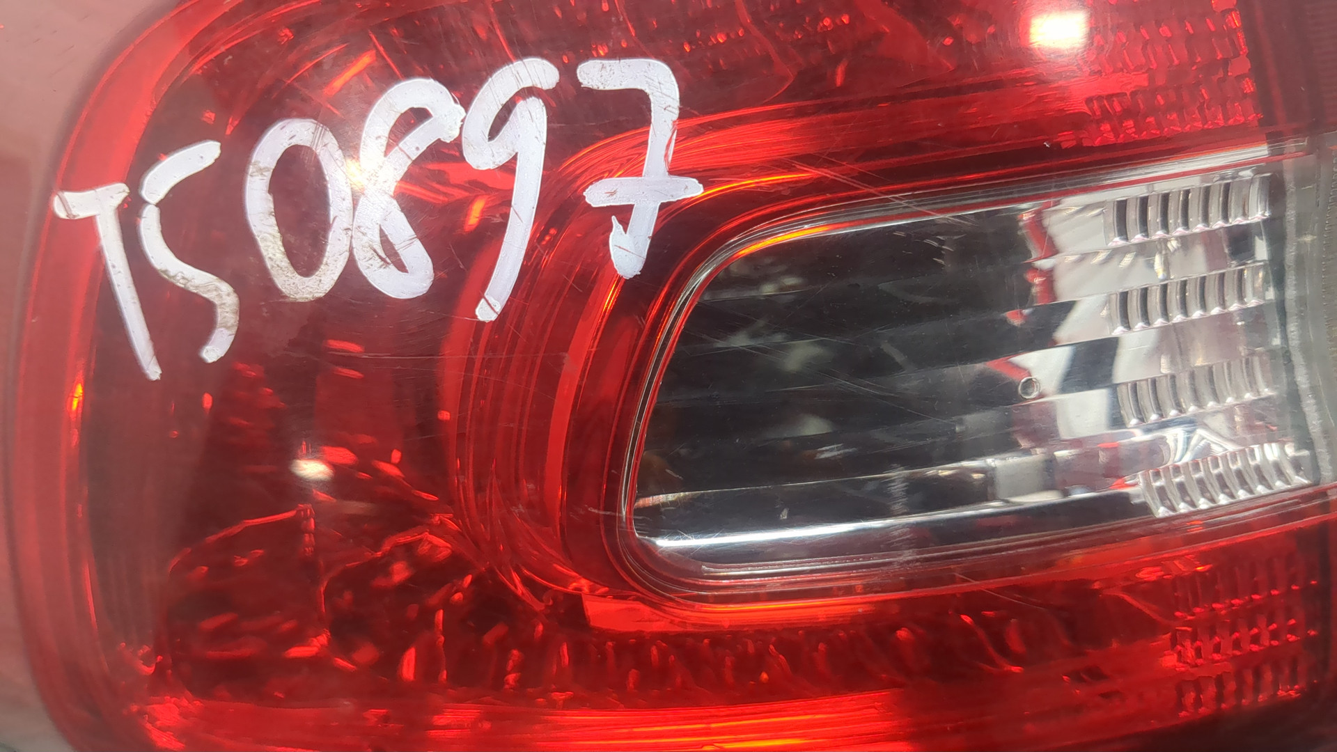 Фонарь задний левый