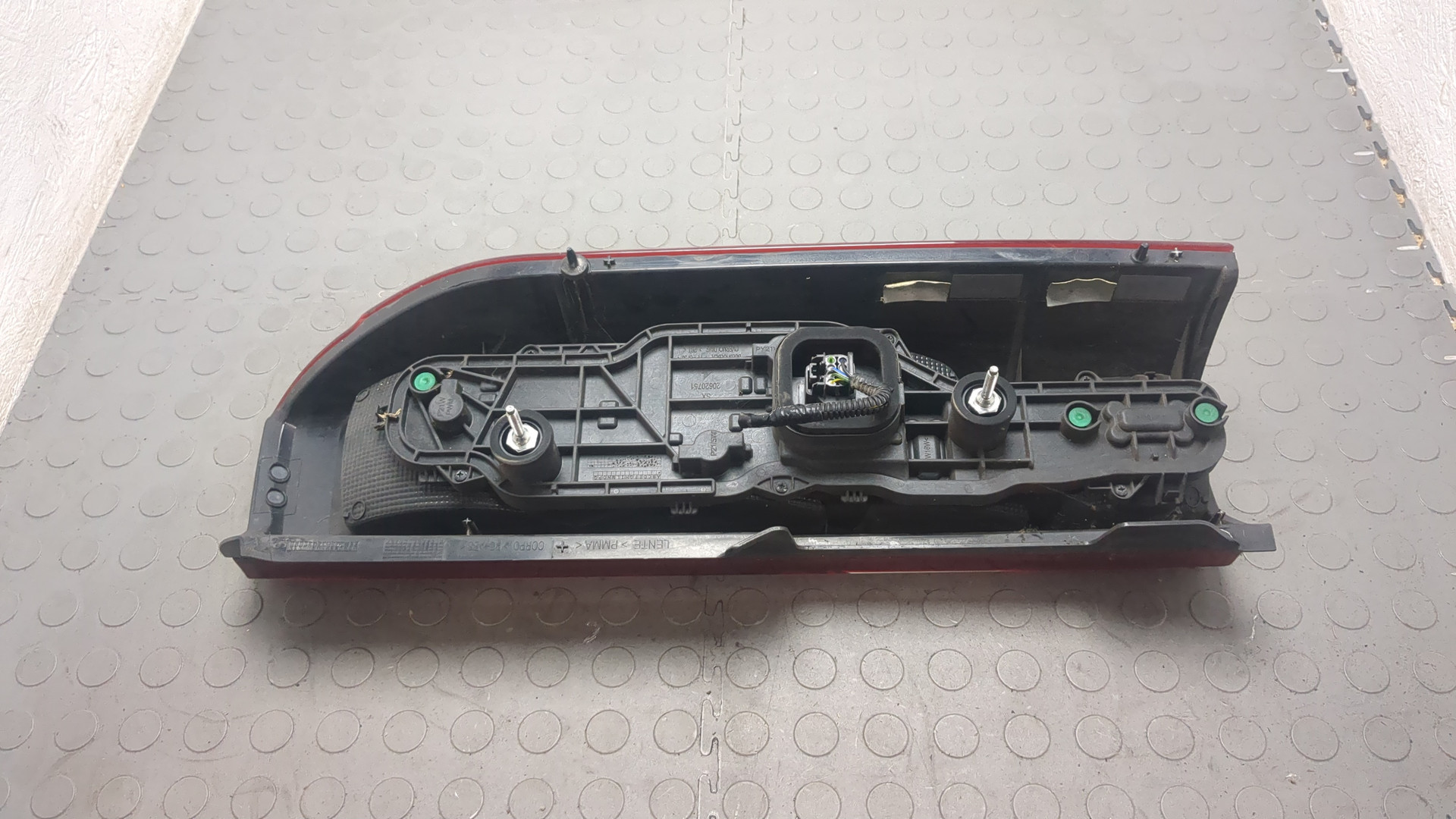 Фонарь задний левый