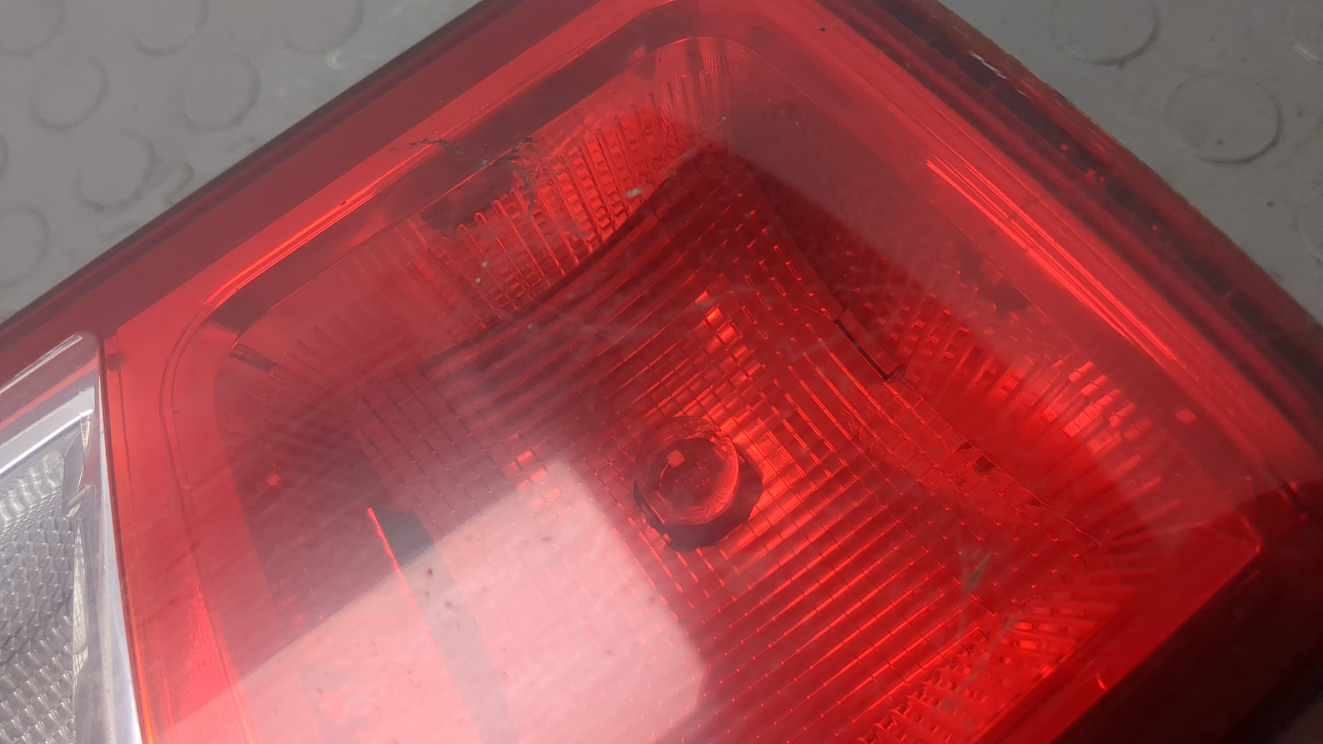 Фонарь задний левый