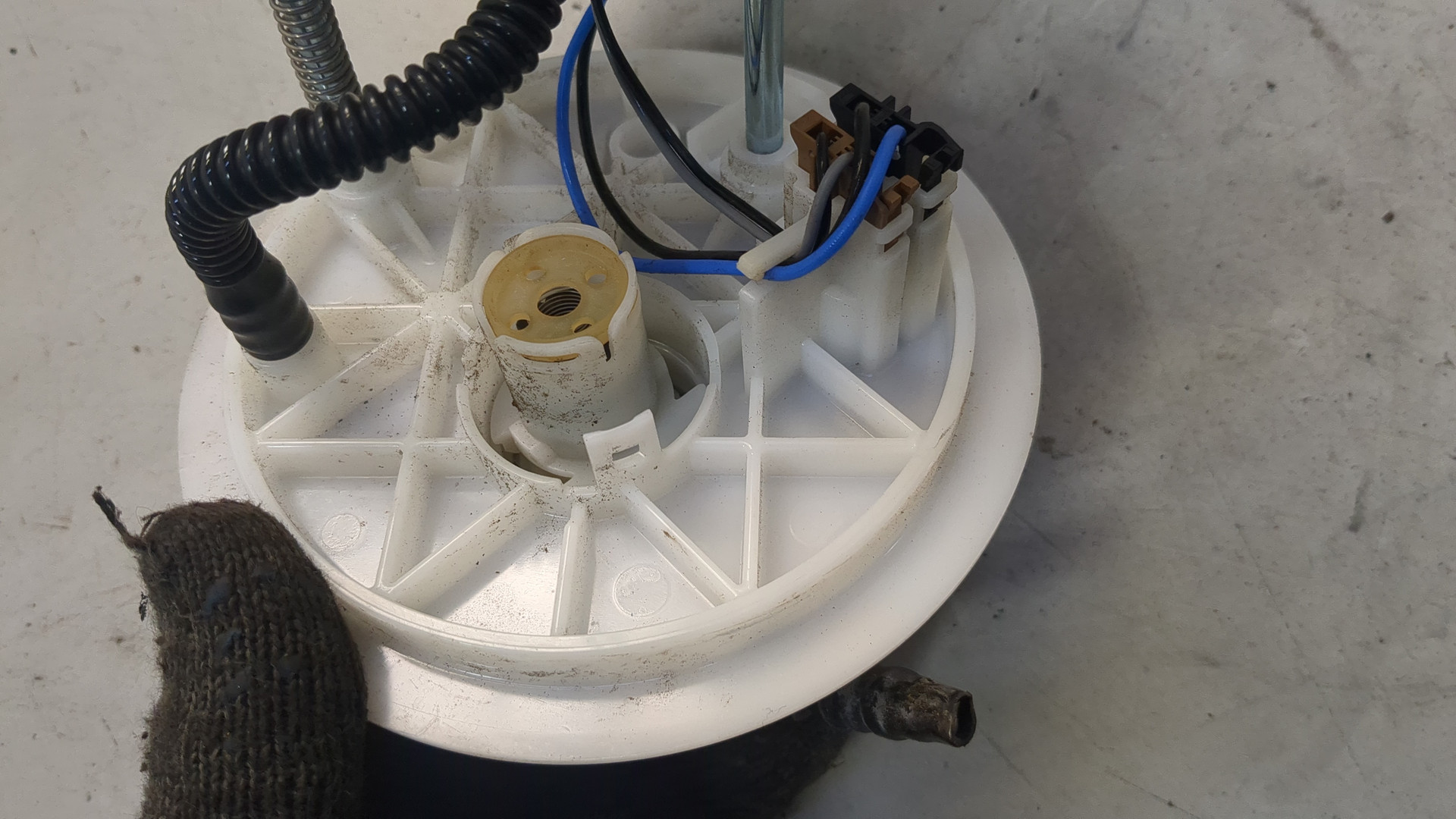 Насос топливный электрический