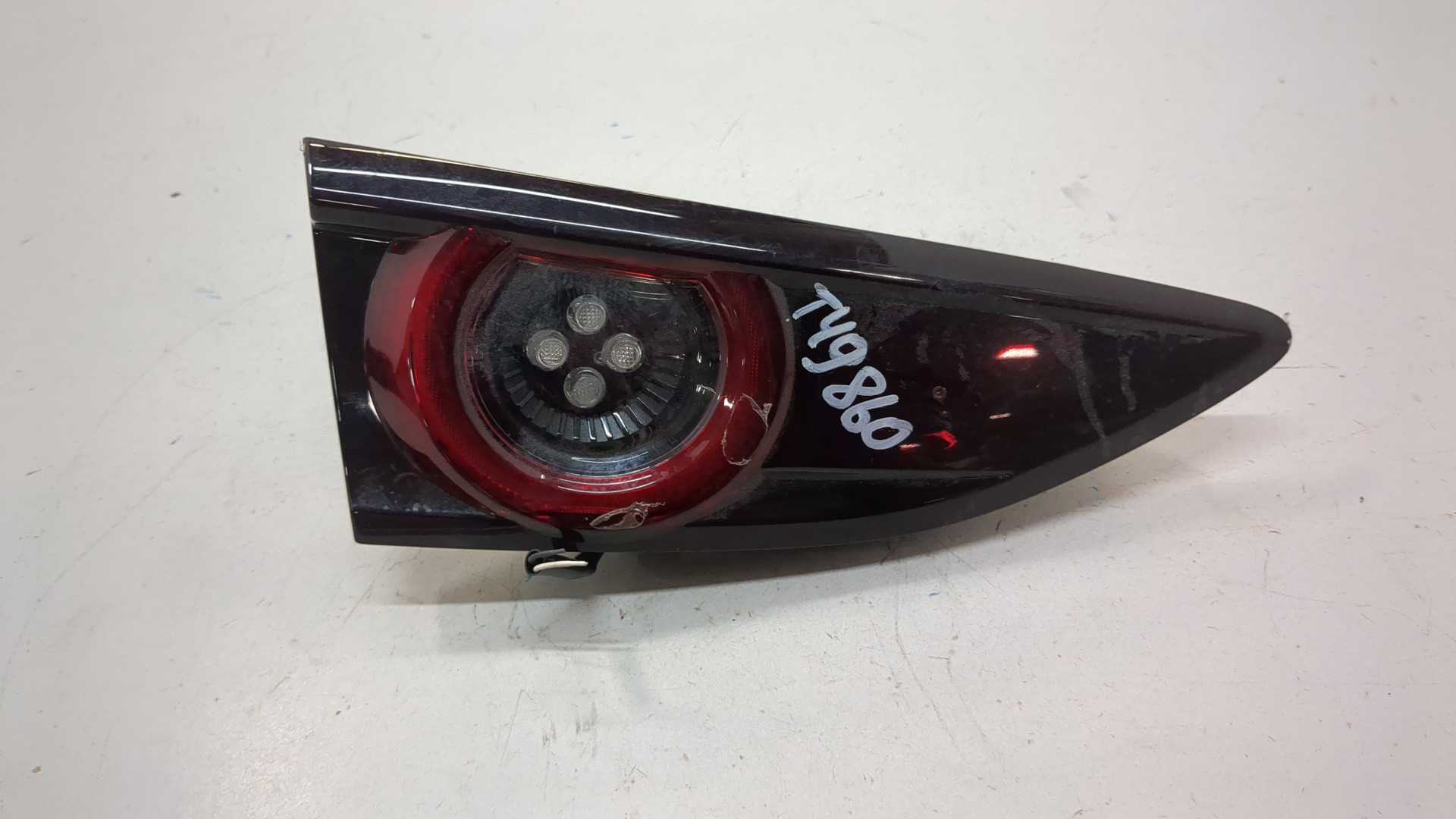 Фонарь задний внутренний левый