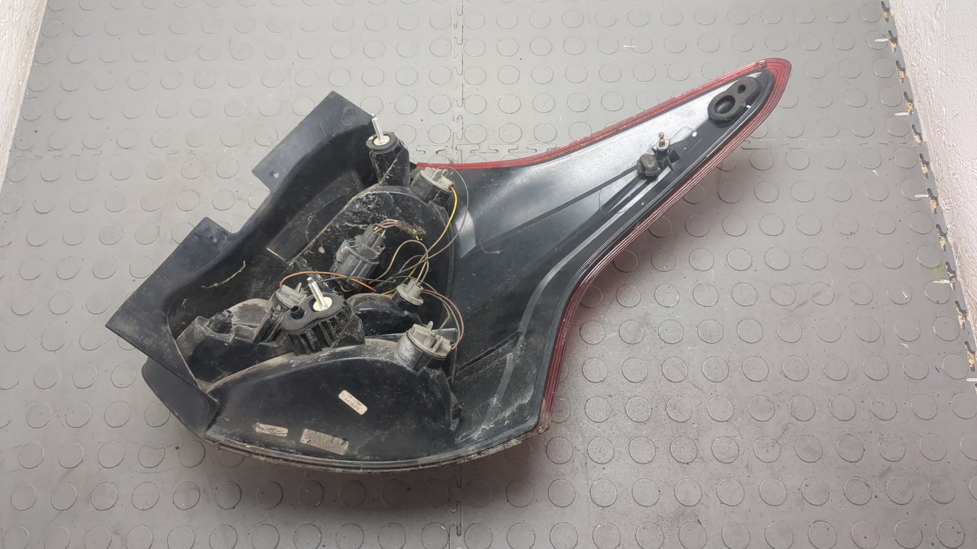 Фонарь задний левый