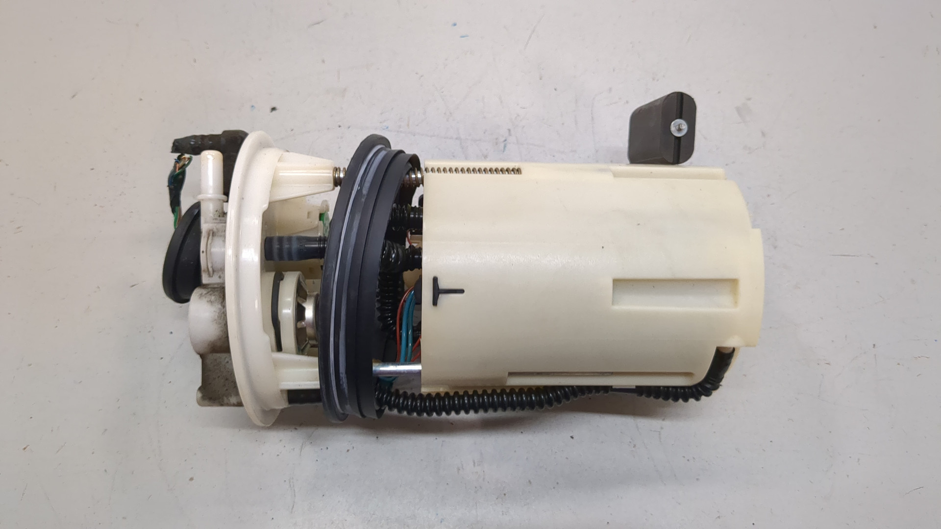 Насос топливный электрический