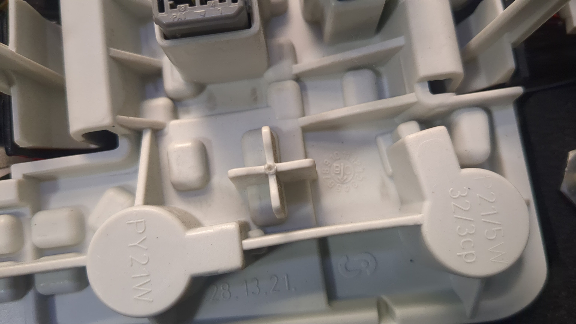 Фонарь задний левый