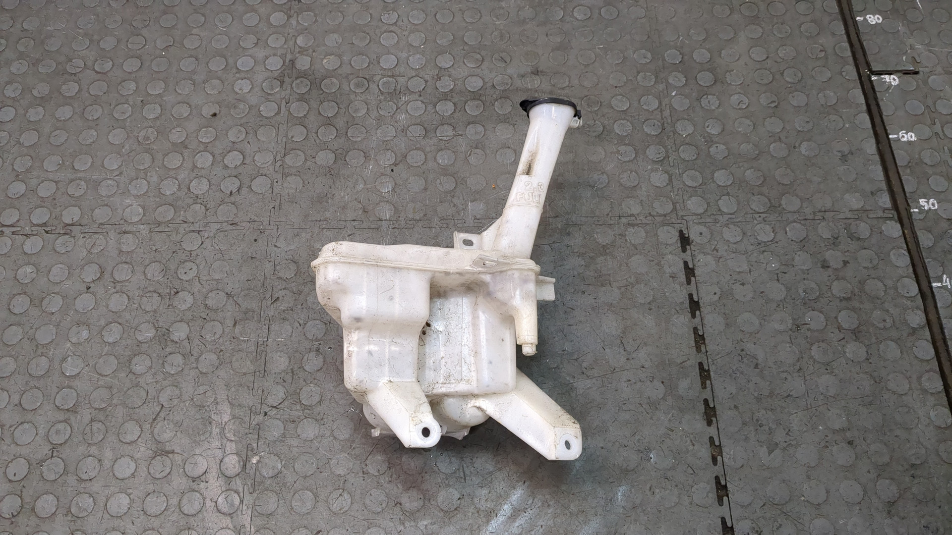 Бачок омывателя лобового стекла