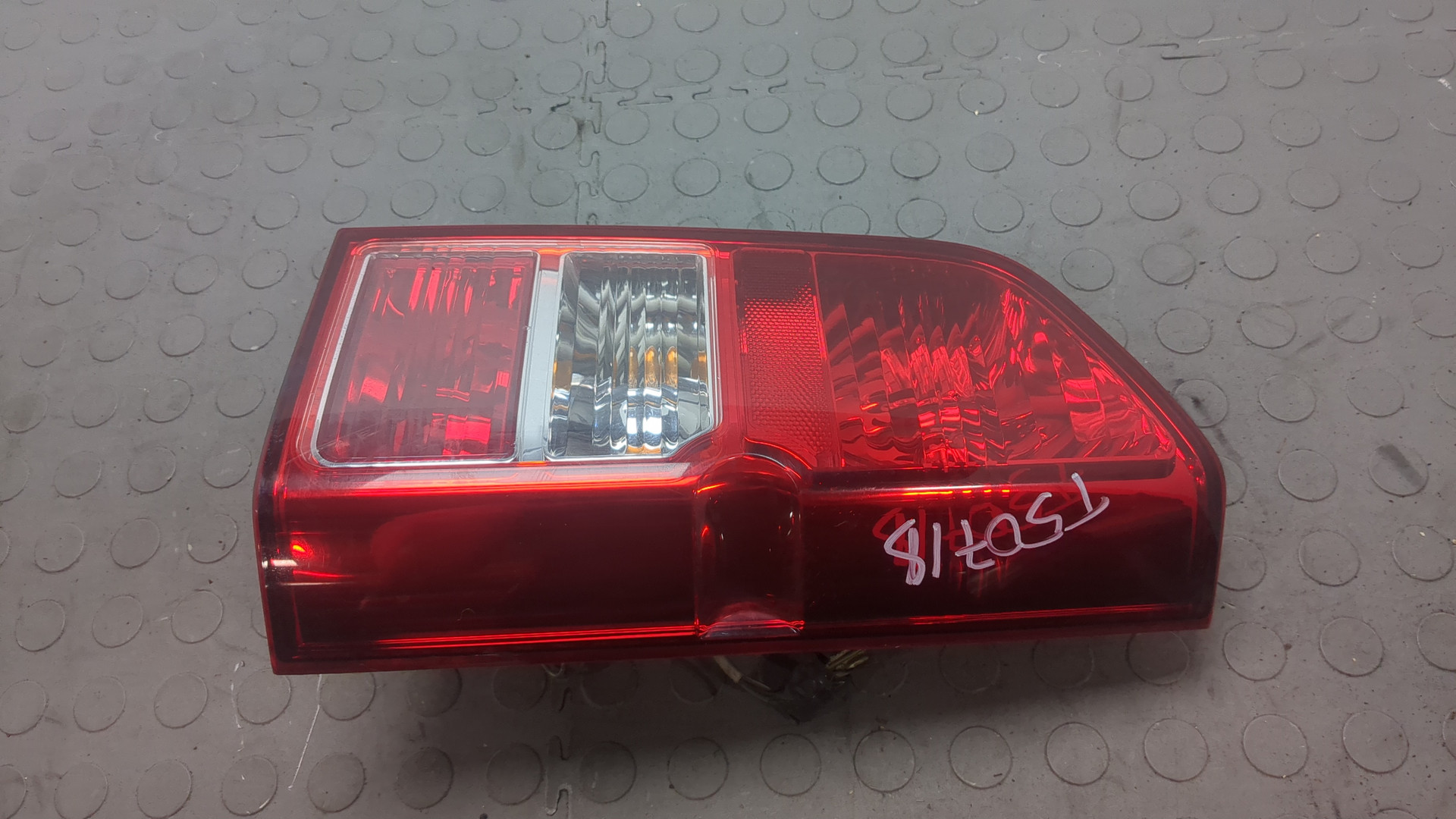 Фонарь задний правый