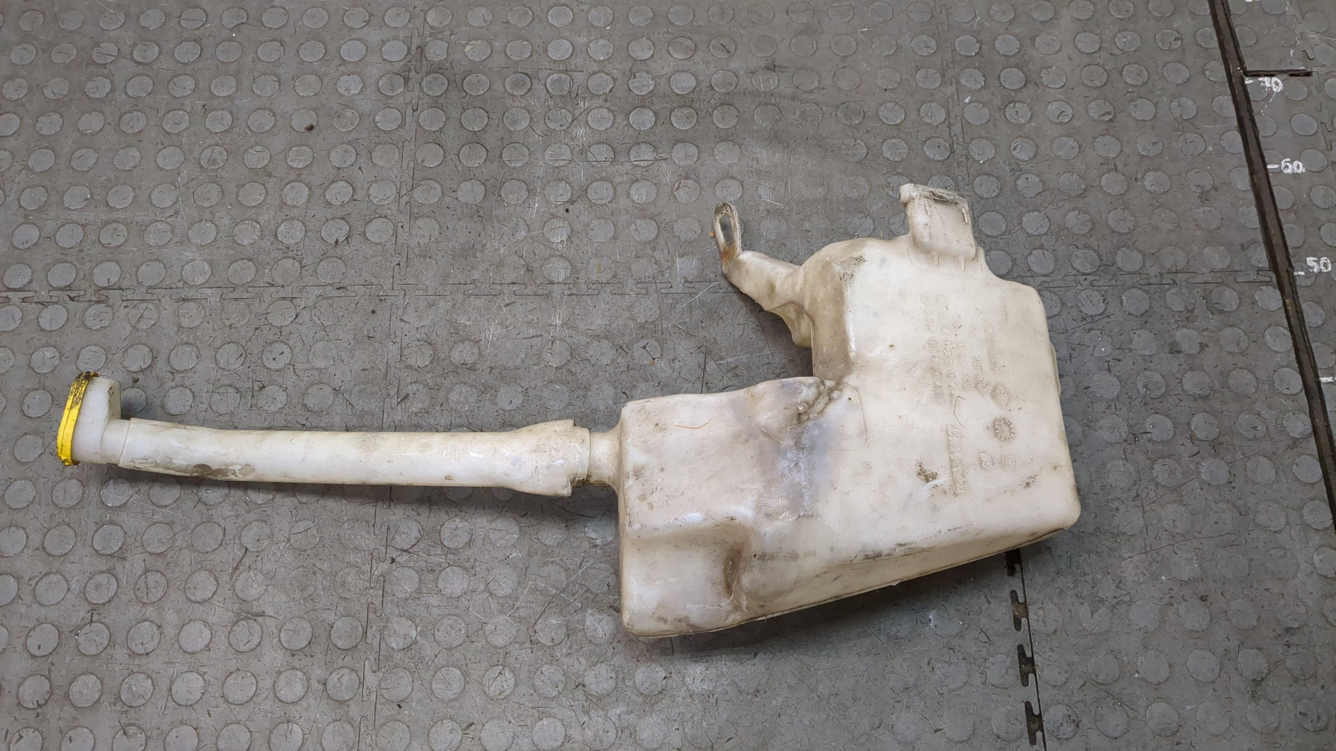 Бачок омывателя лобового стекла