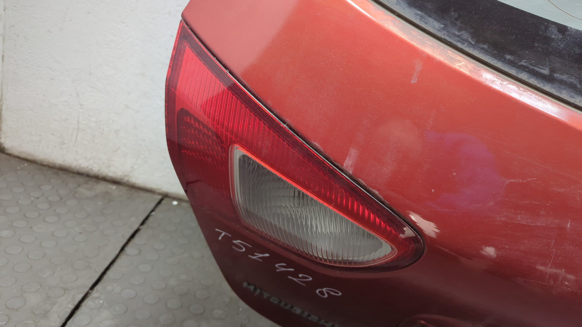 Дверь багажника