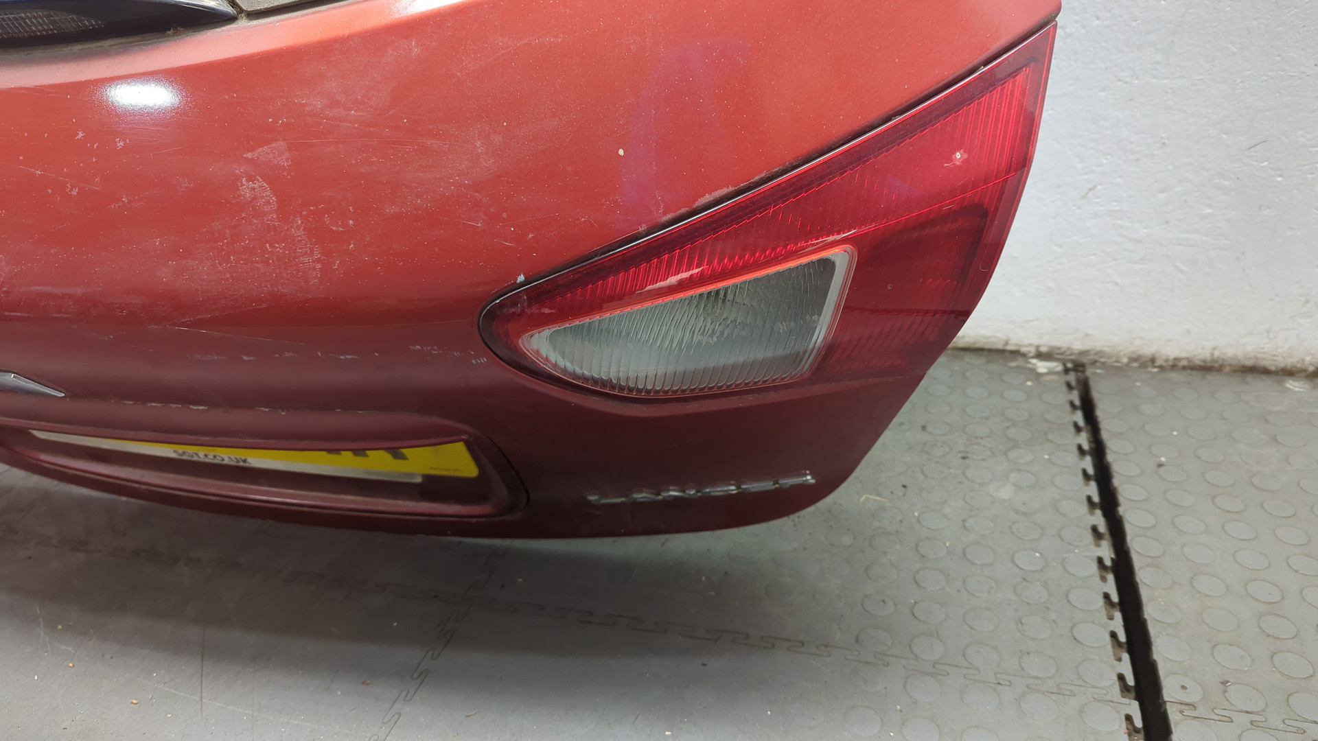 Дверь багажника