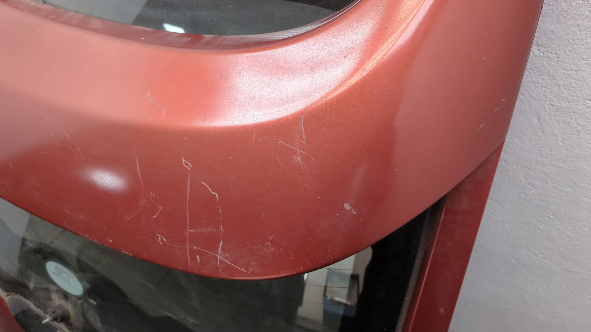 Дверь багажника