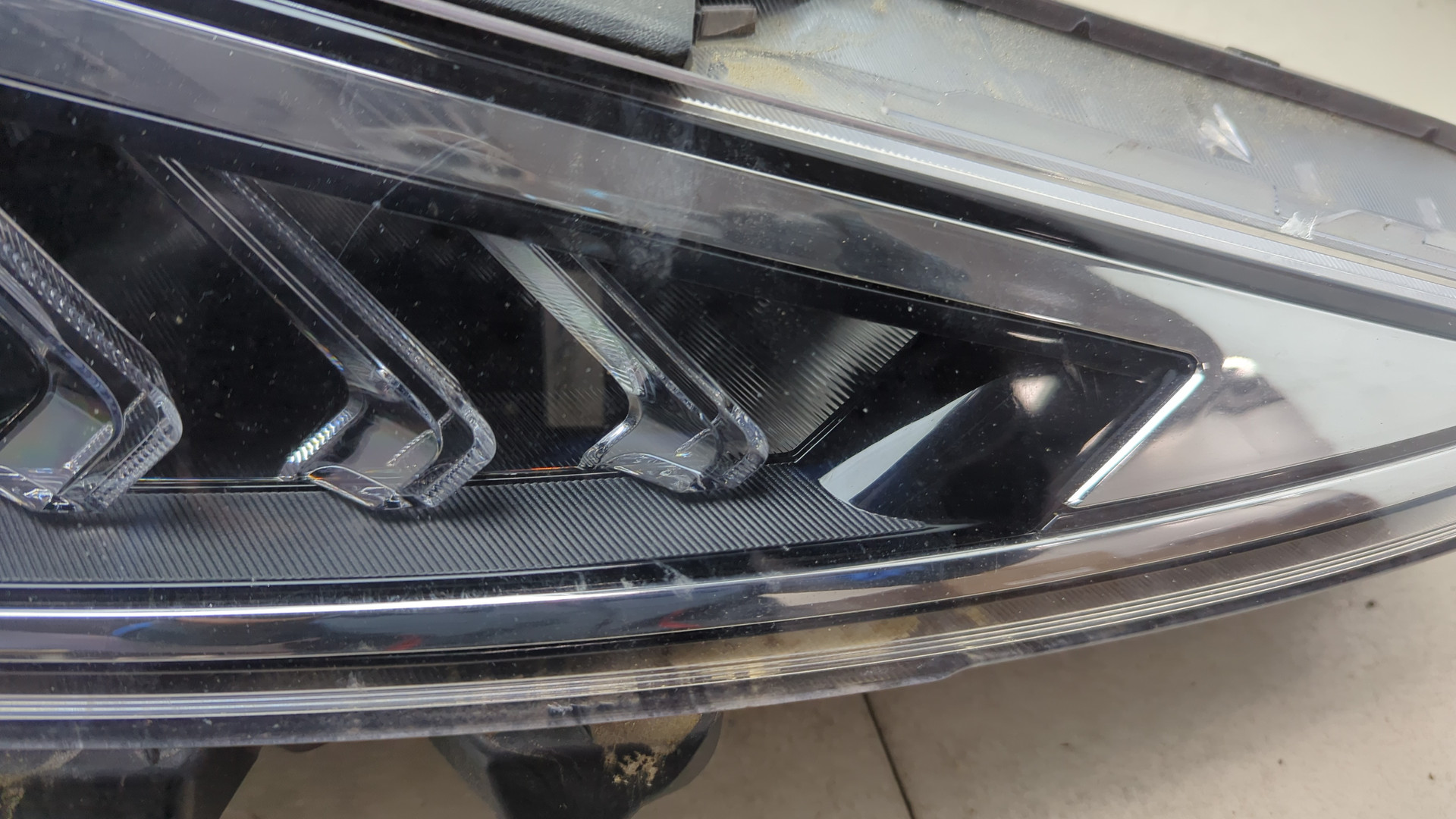 Фара правая