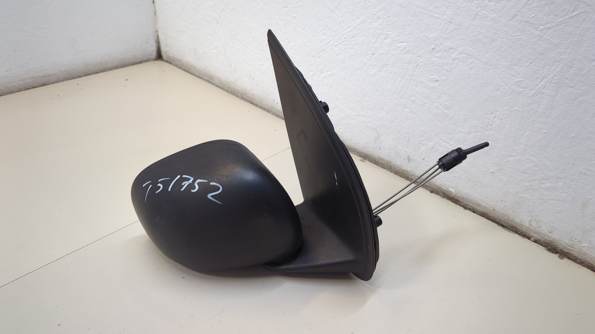 Зеркало правое электрическое