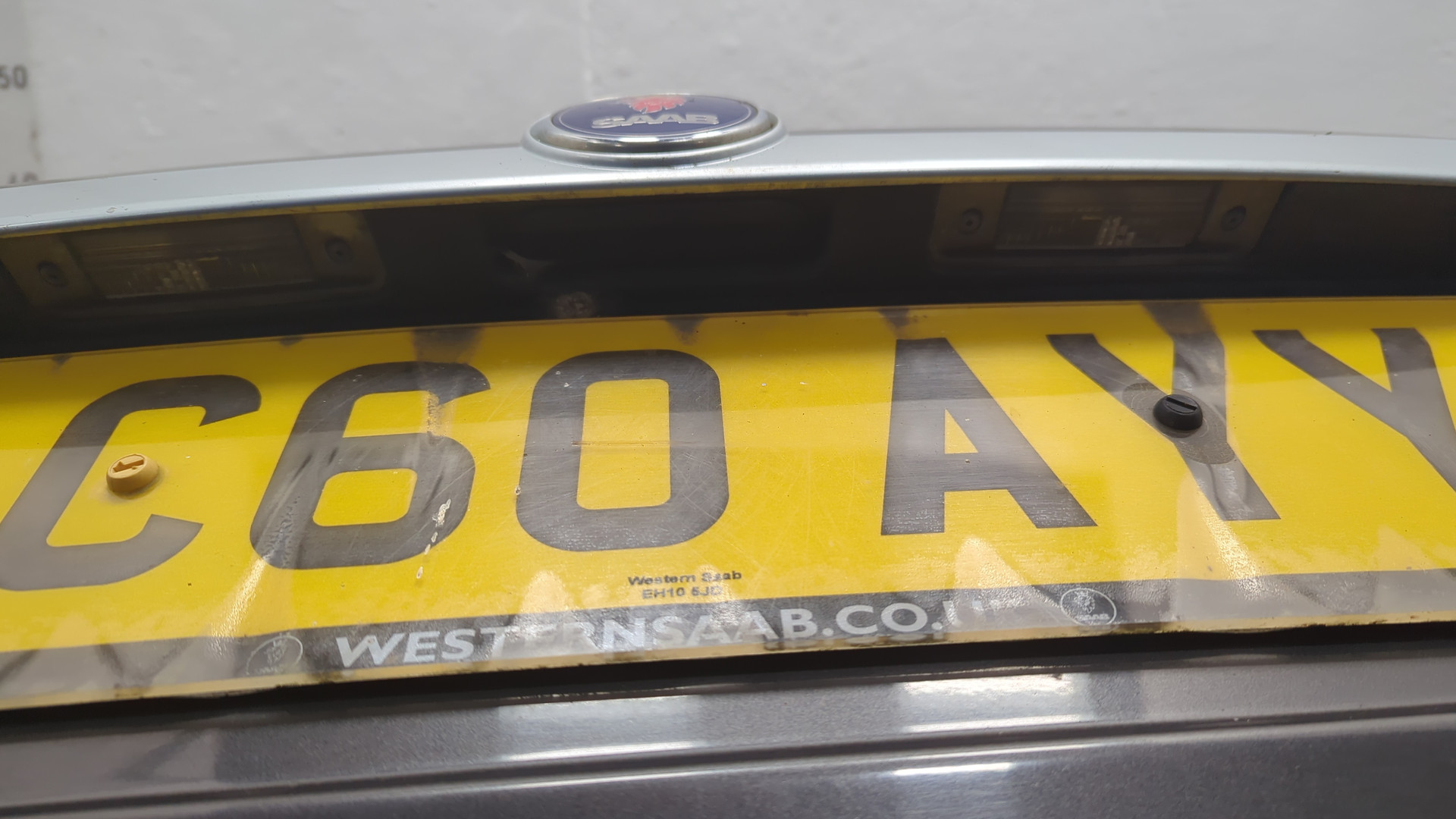 Дверь багажника