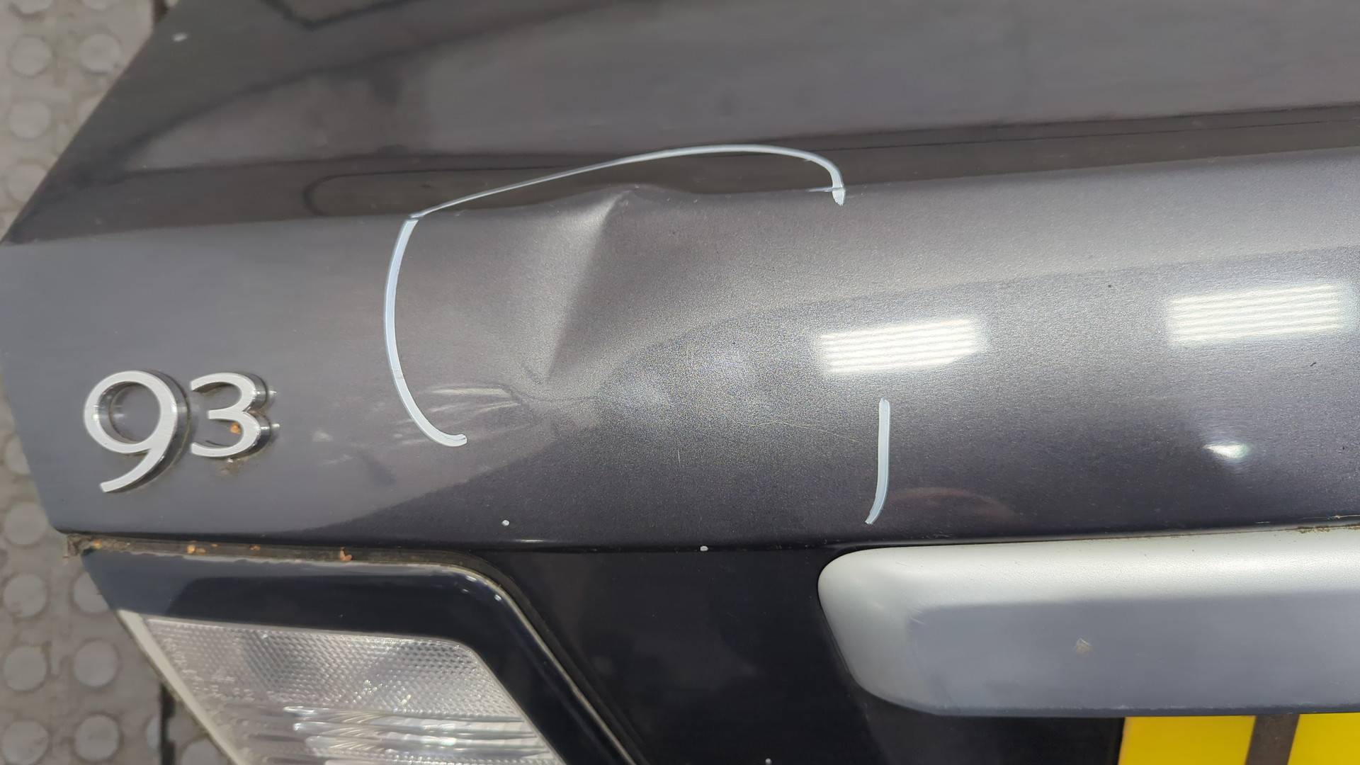 Дверь багажника