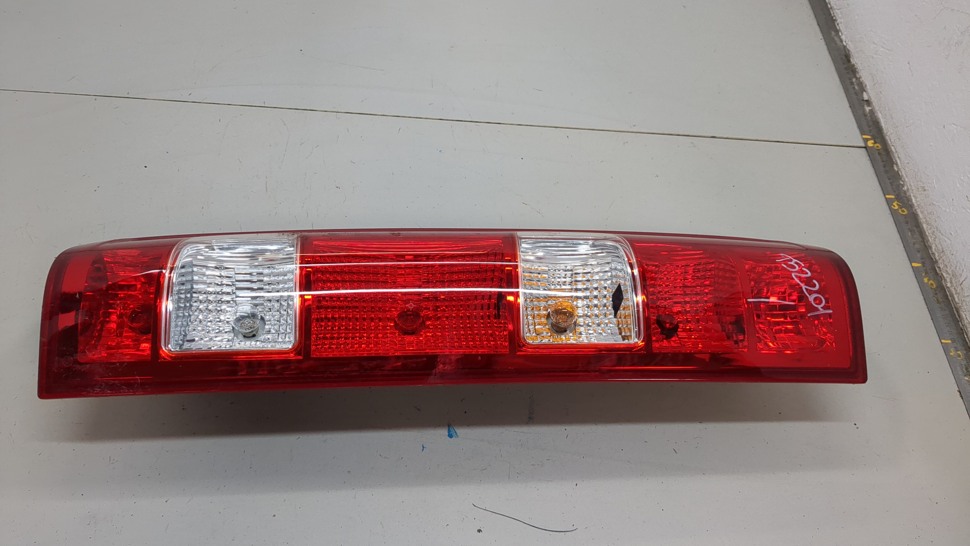 Фонарь задний левый