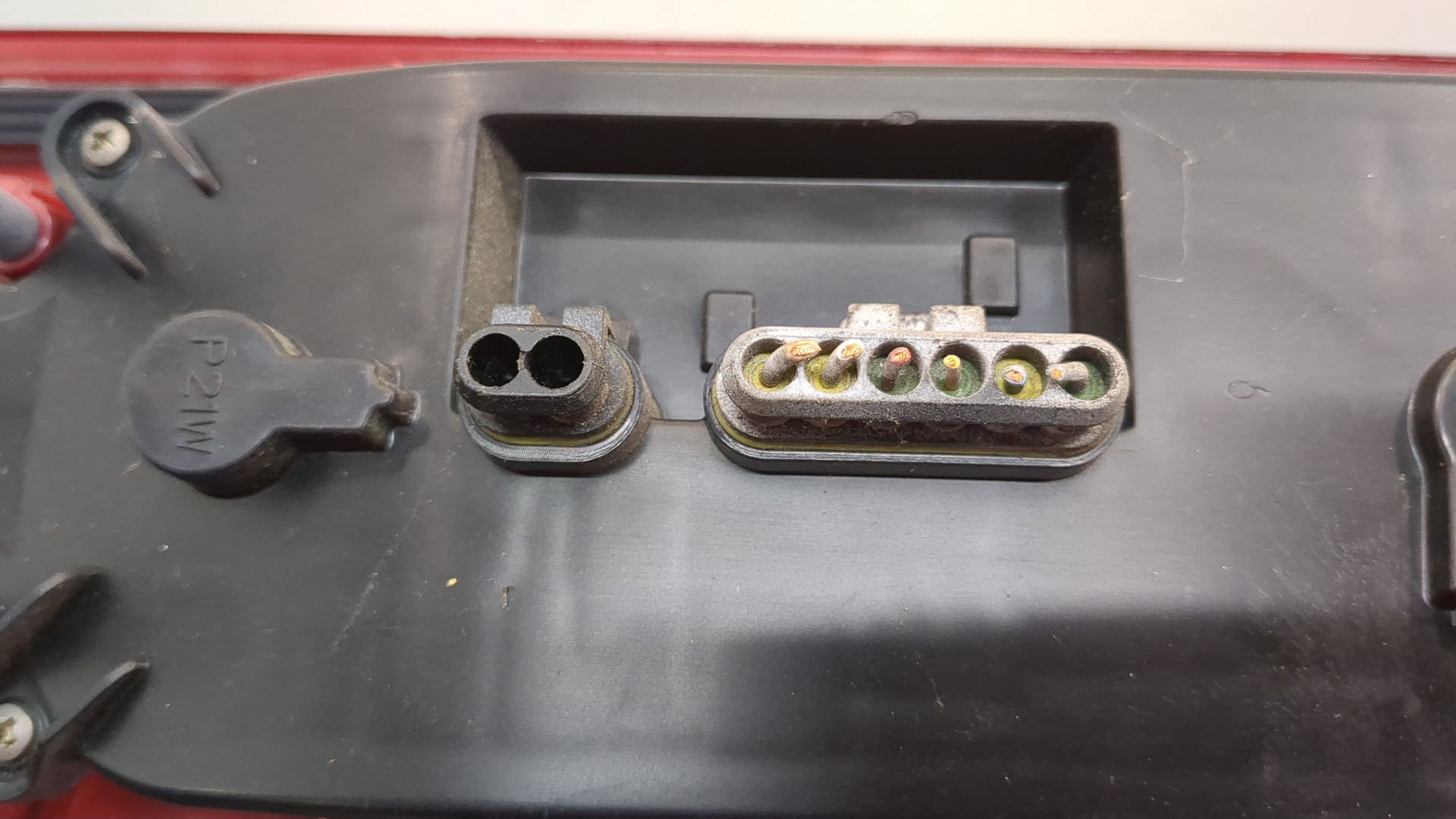 Фонарь задний левый