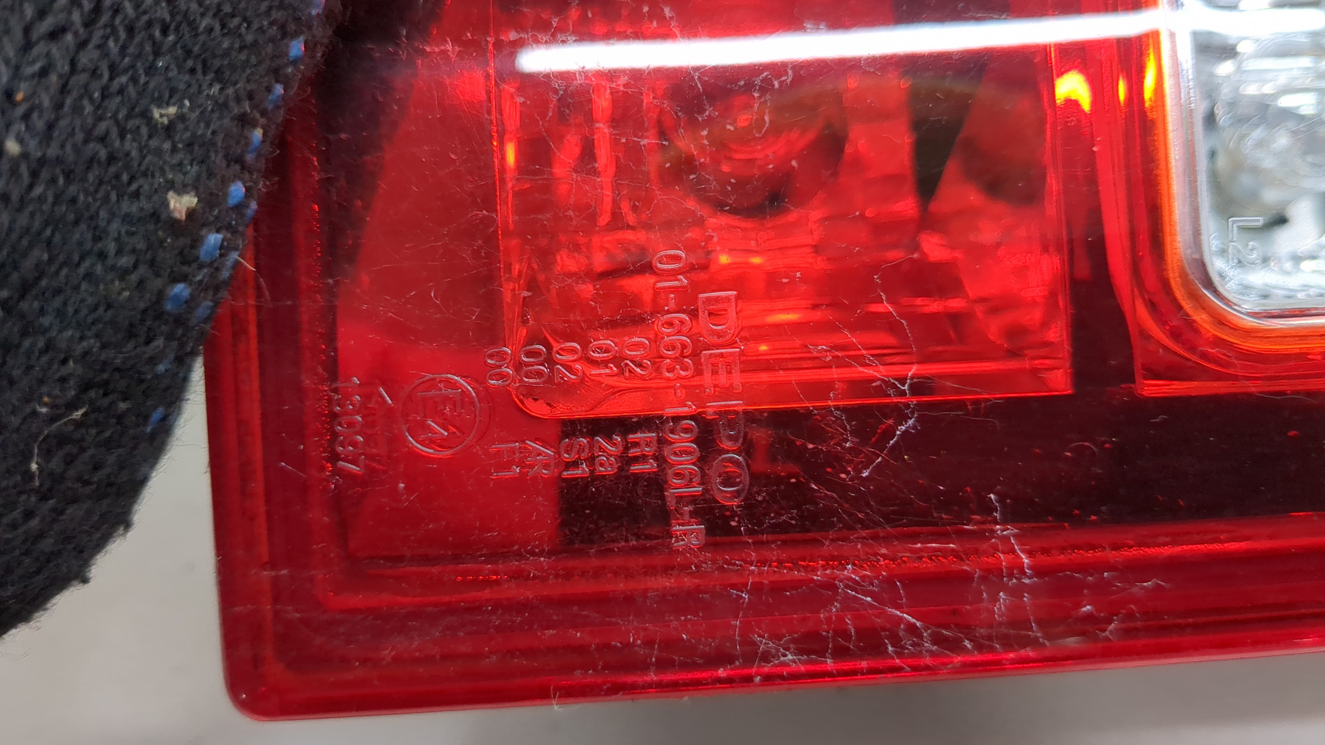 Фонарь задний левый