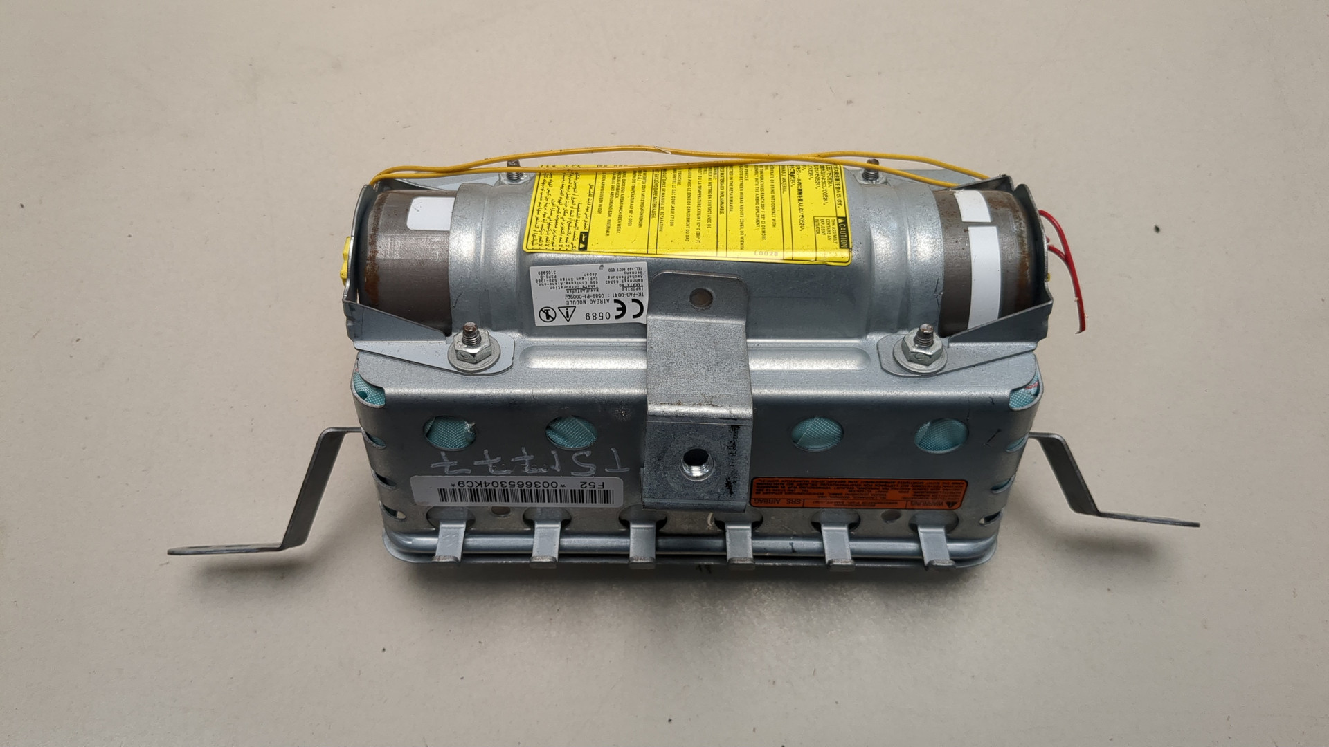 Подушка безопасности пассажирская (в торпедо)