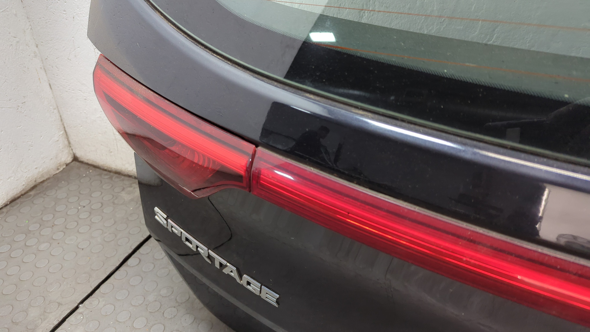 Дверь багажника